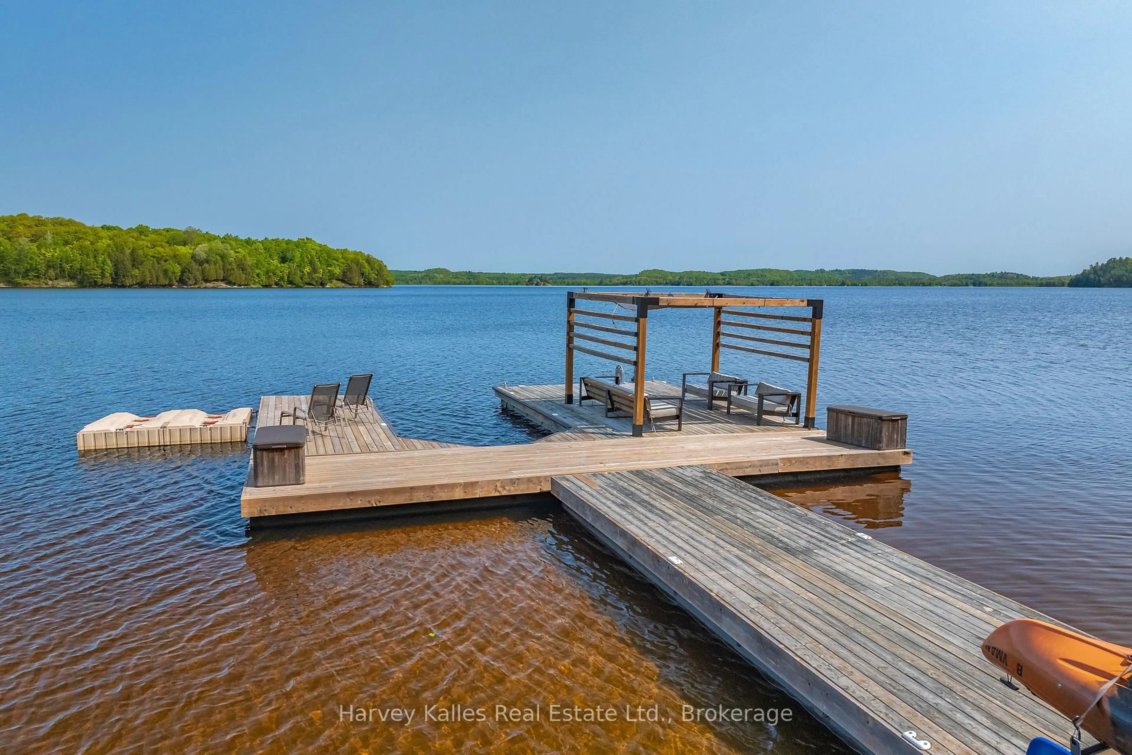 Patio, water/lake/river/ocean view for 56 Deerview Tr, Huntsville Ontario P1H 2J2