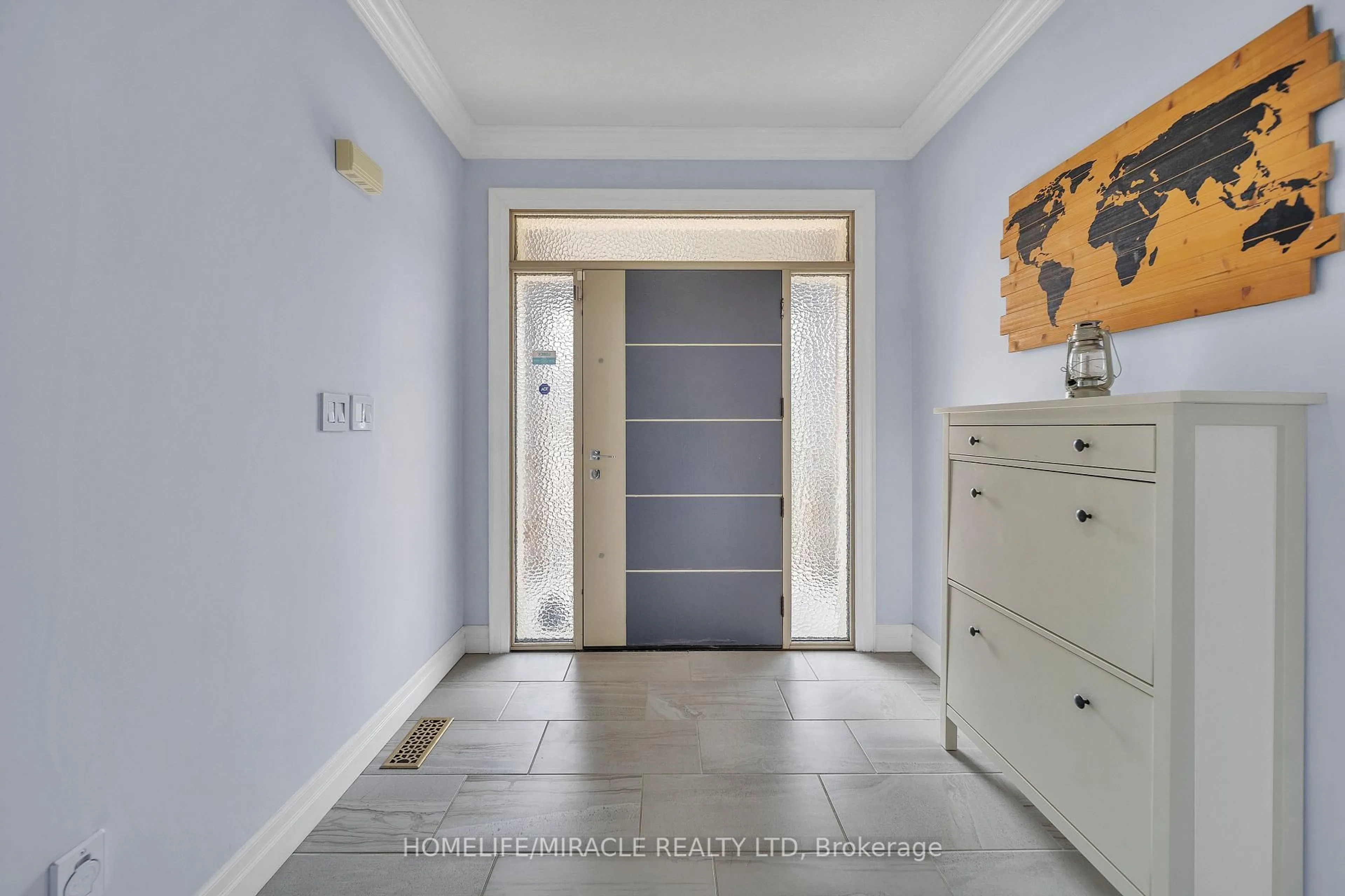 Indoor entryway for 59 Netherwood Rd, Kitchener Ontario N2P 0E4