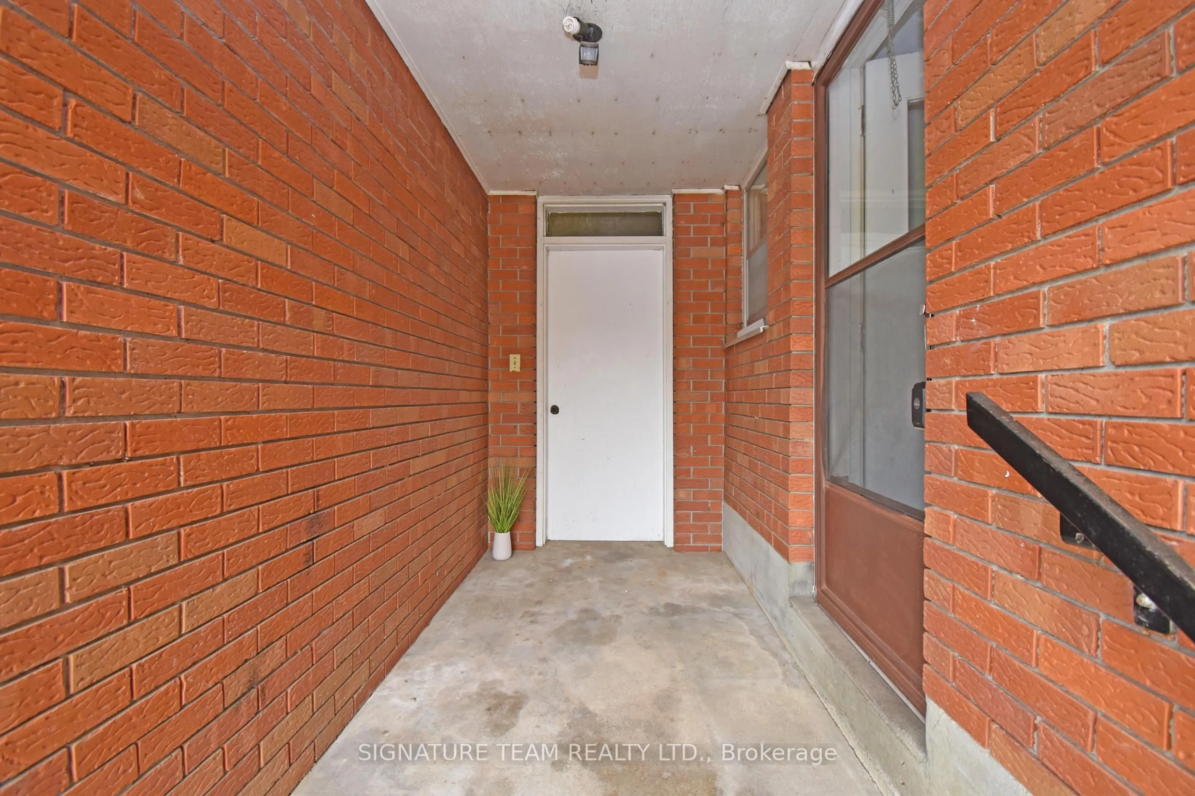 Unknown for 22 Elm St, Killaloe Ontario K0J 2A0