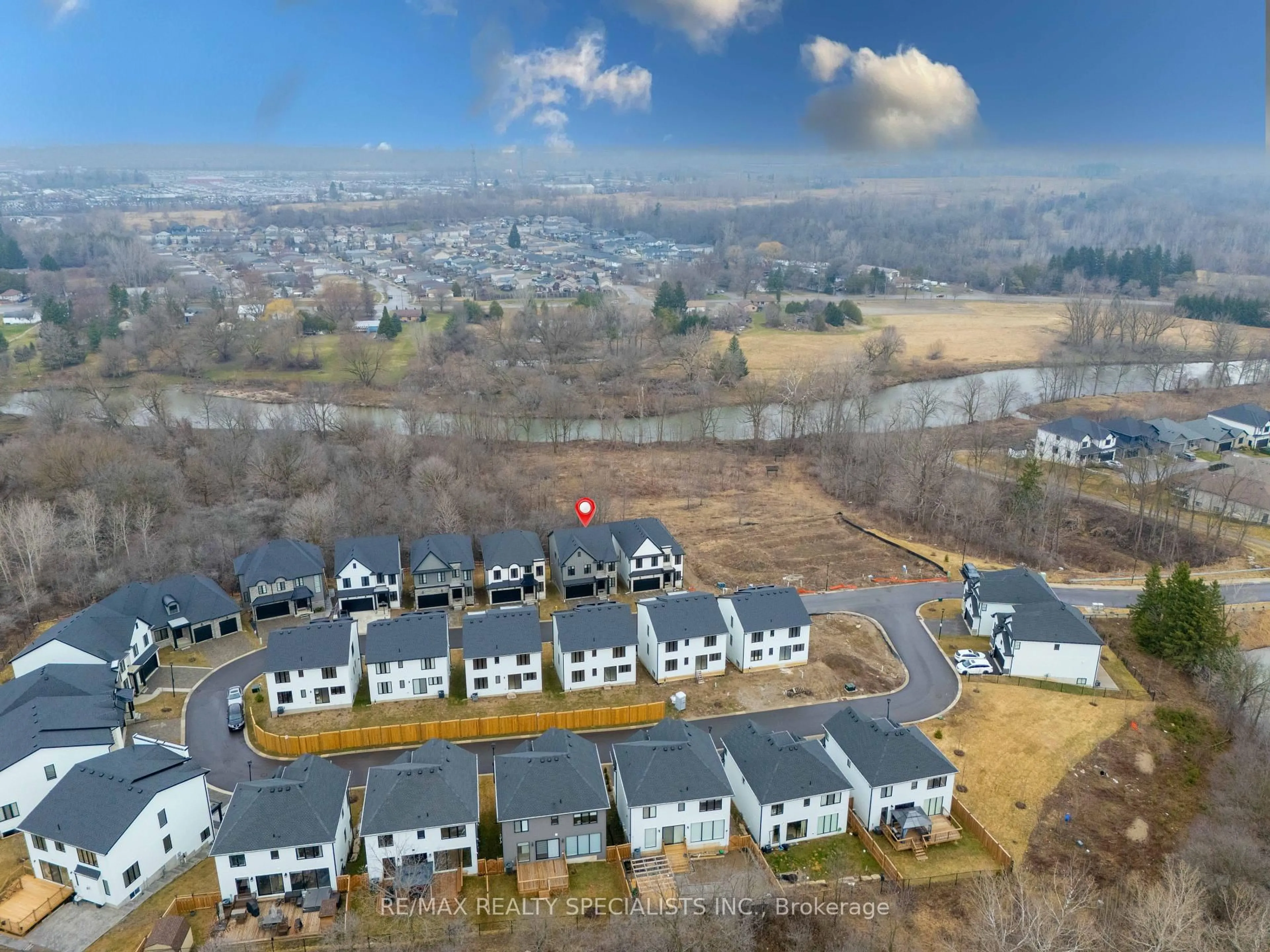 A pic from outside/outdoor area/front of a property/back of a property/a pic from drone, mountain view for 2835 Sheffield Pl #12, London South Ontario N6M 0J2
