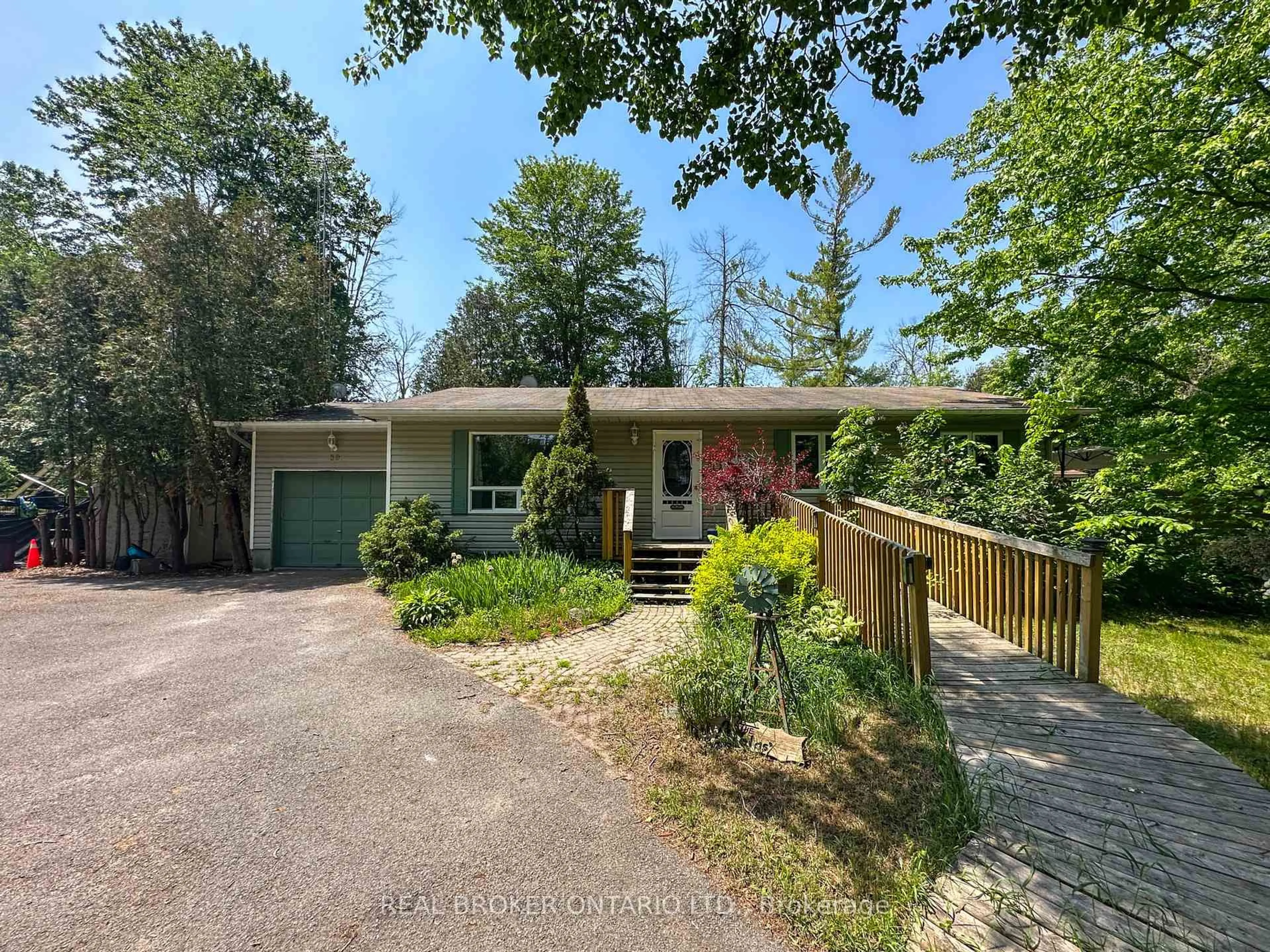 A pic from outside/outdoor area/front of a property/back of a property/a pic from drone, unknown for 30 Kingfisher Cres, North Grenville Ontario K0G 1J0