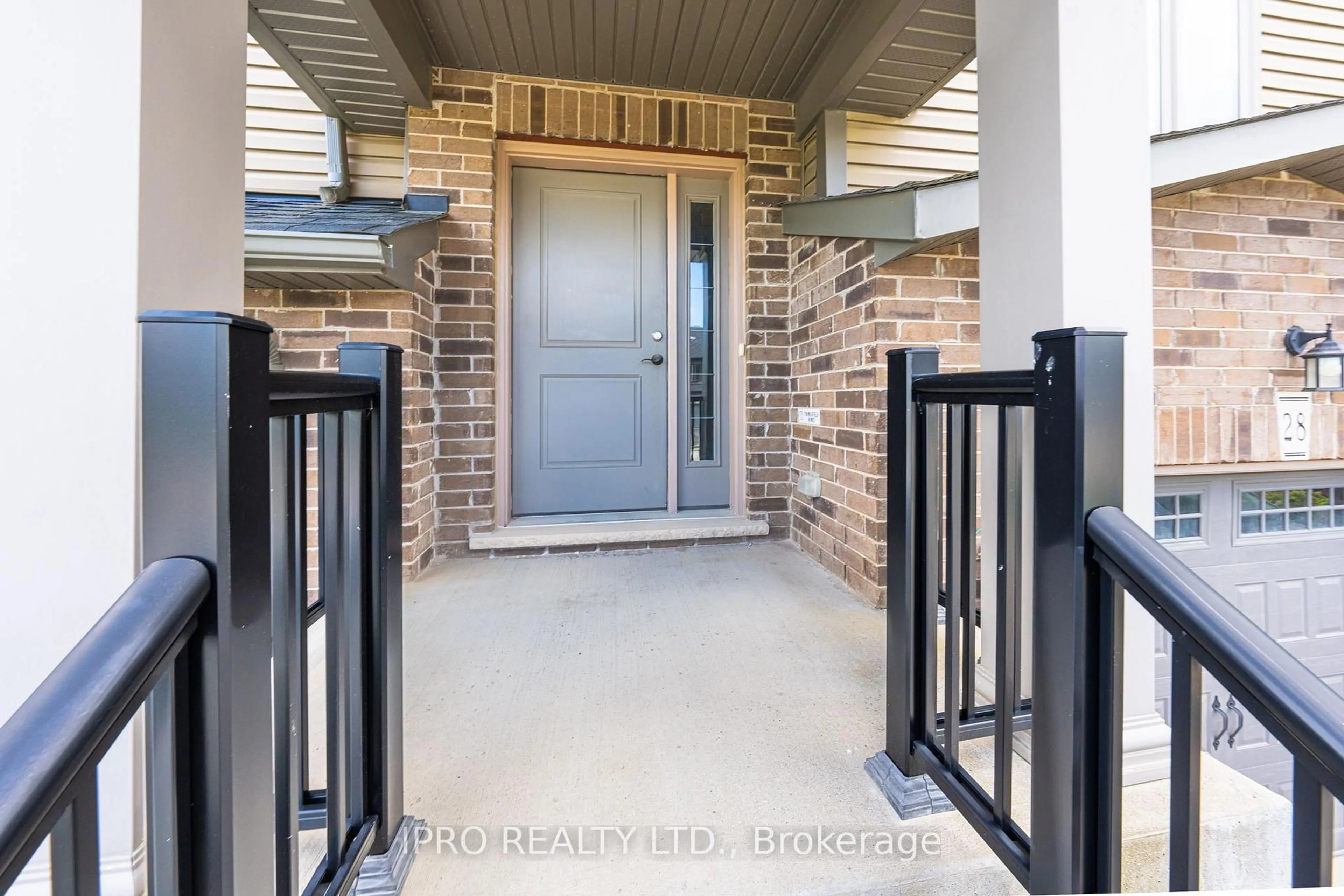 Indoor entryway for 28 Taylor Dr, East Luther Grand Valley Ontario L9W 6P4