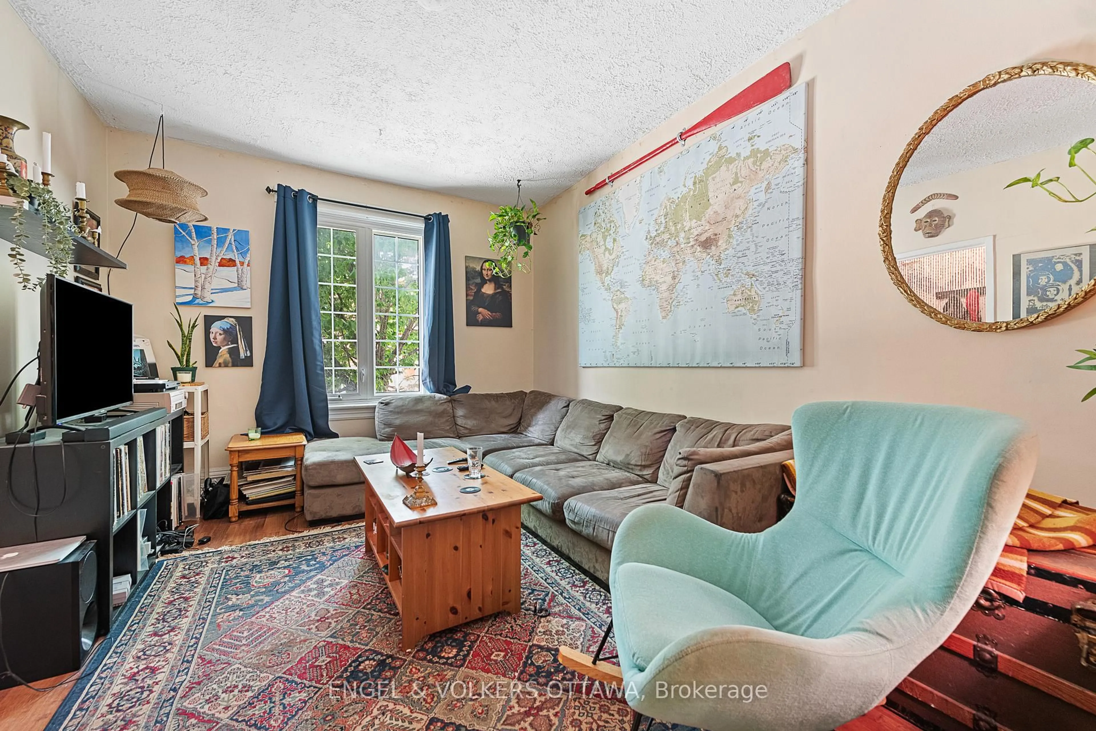 Living room with furniture, unknown for 176 Arlington Ave, Ottawa Ontario K1R 5S7