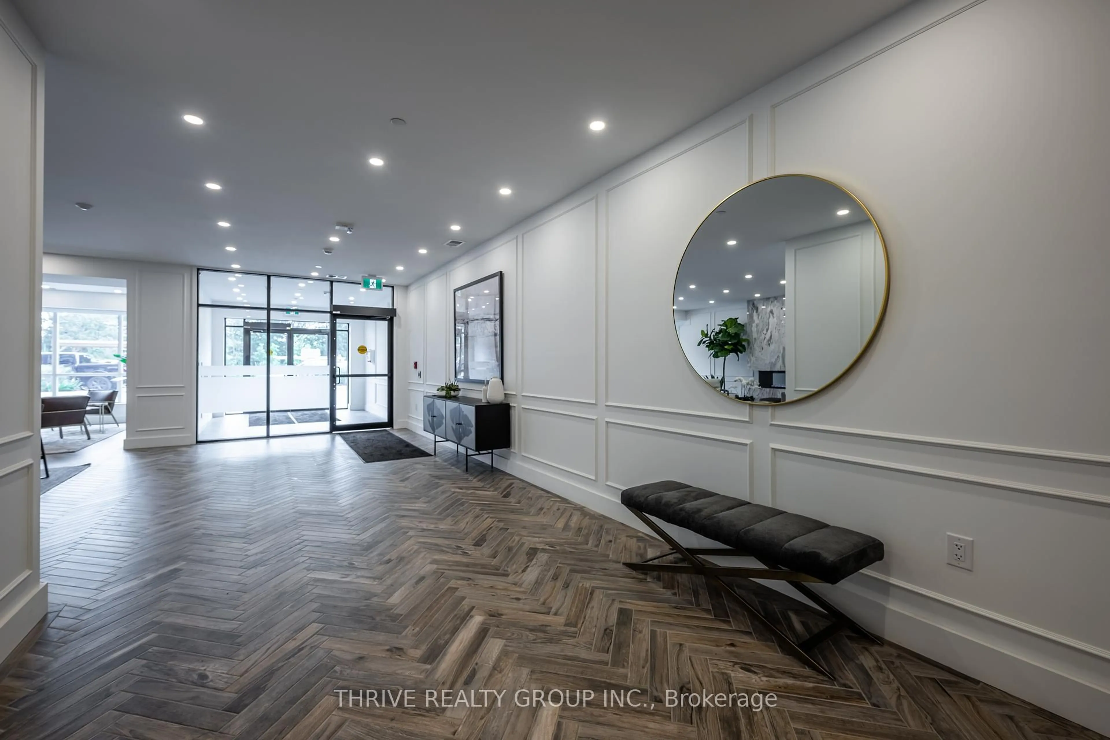 Indoor foyer for 480 CALLAWAY Rd #604, London North Ontario N6G 0Z3