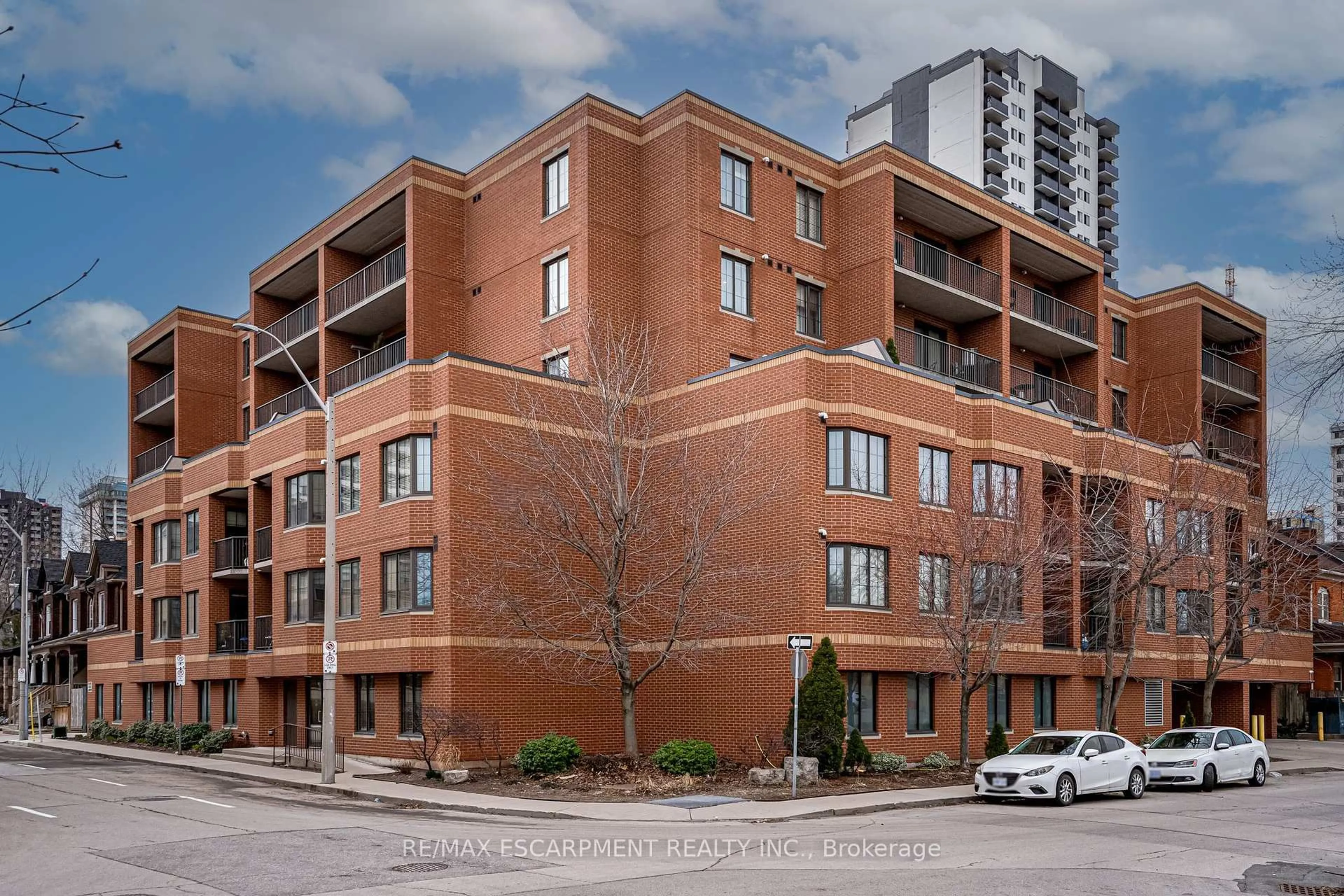Home with brick exterior material, building for 47 Caroline St #210, Hamilton Ontario L8R 2R6