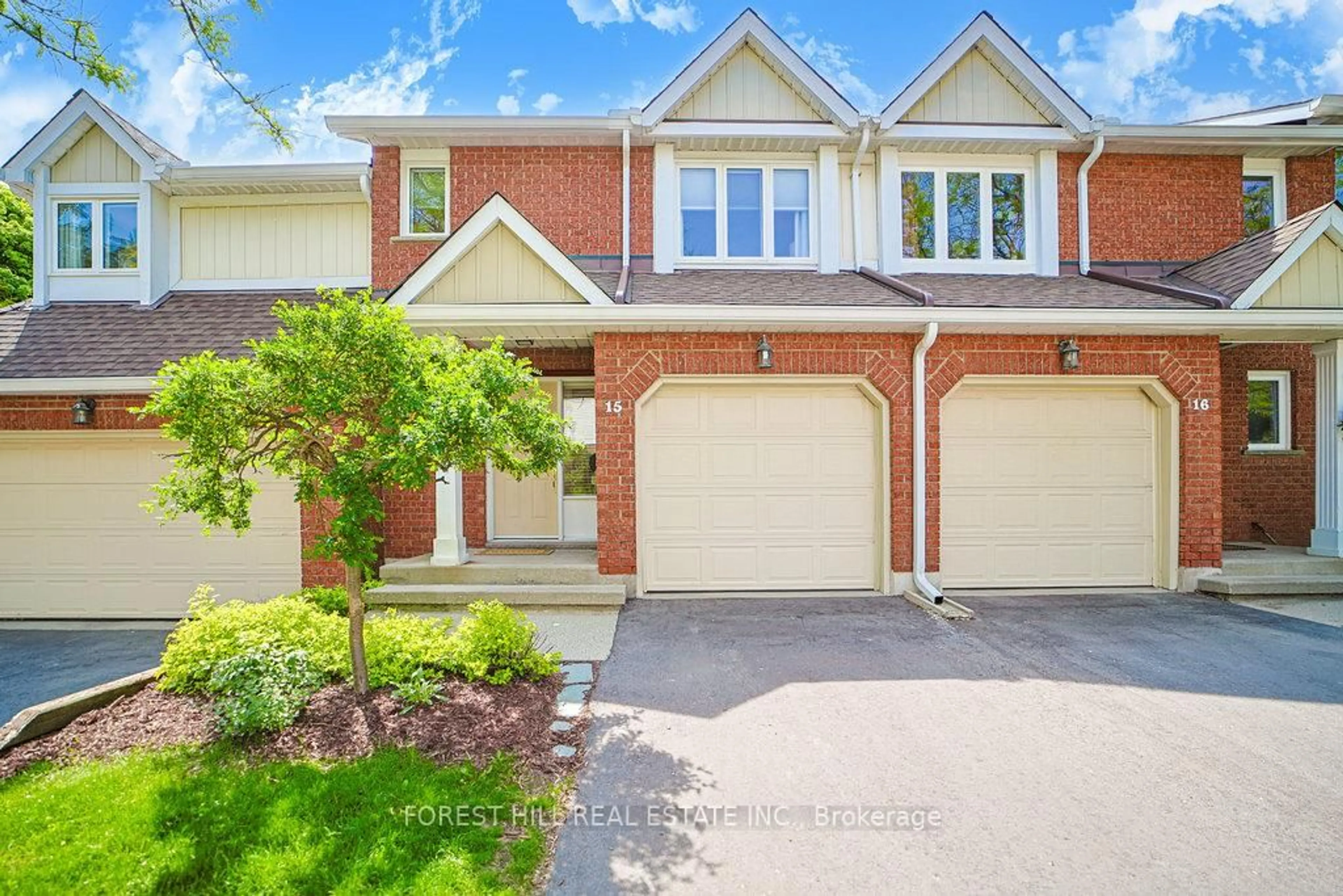 Home with brick exterior material, street for 523 Beechwood Dr #15, Kitchener Ontario N2T 2G7