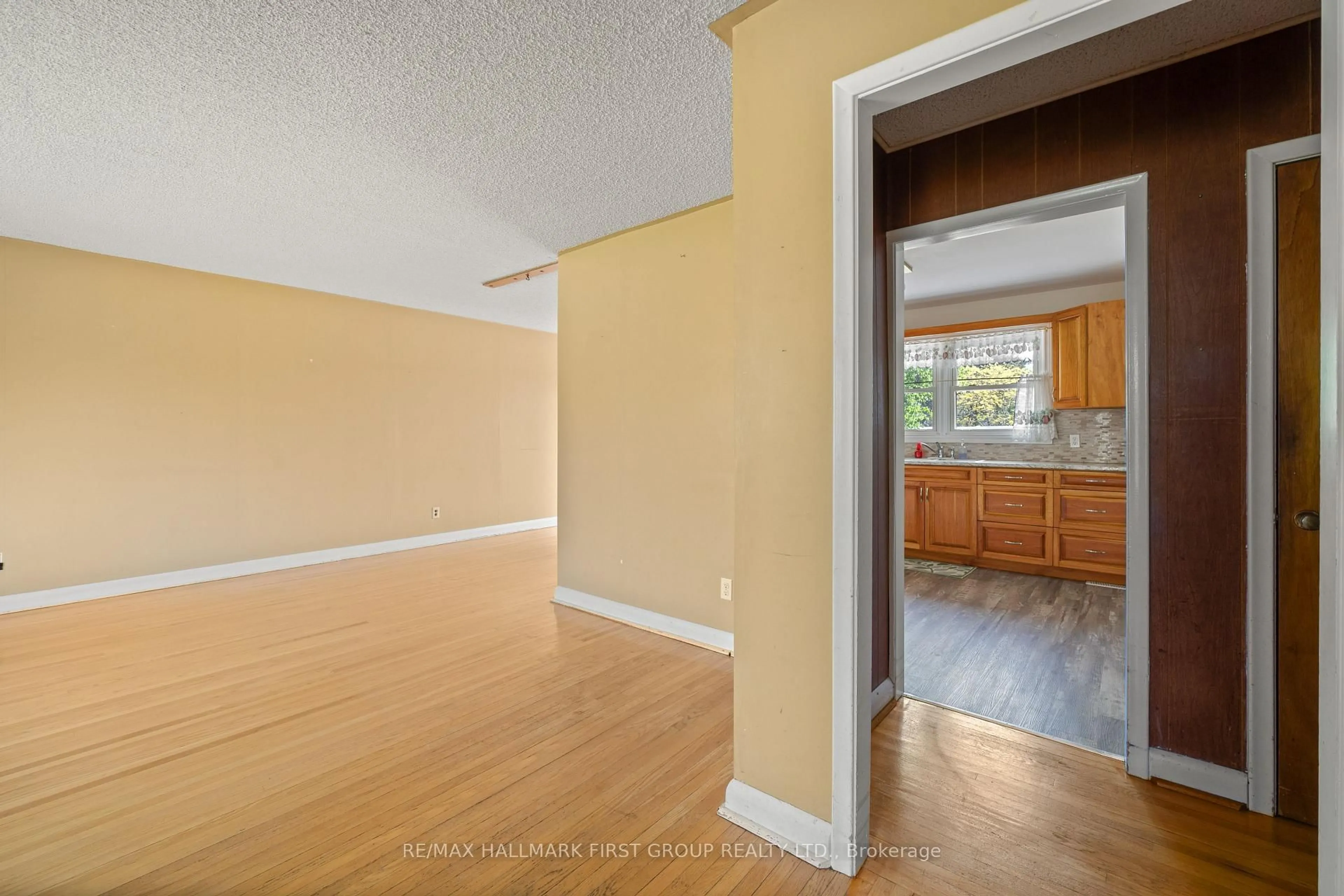 A pic of a room for 12 Roseland Dr, Quinte West Ontario K0K 1L0