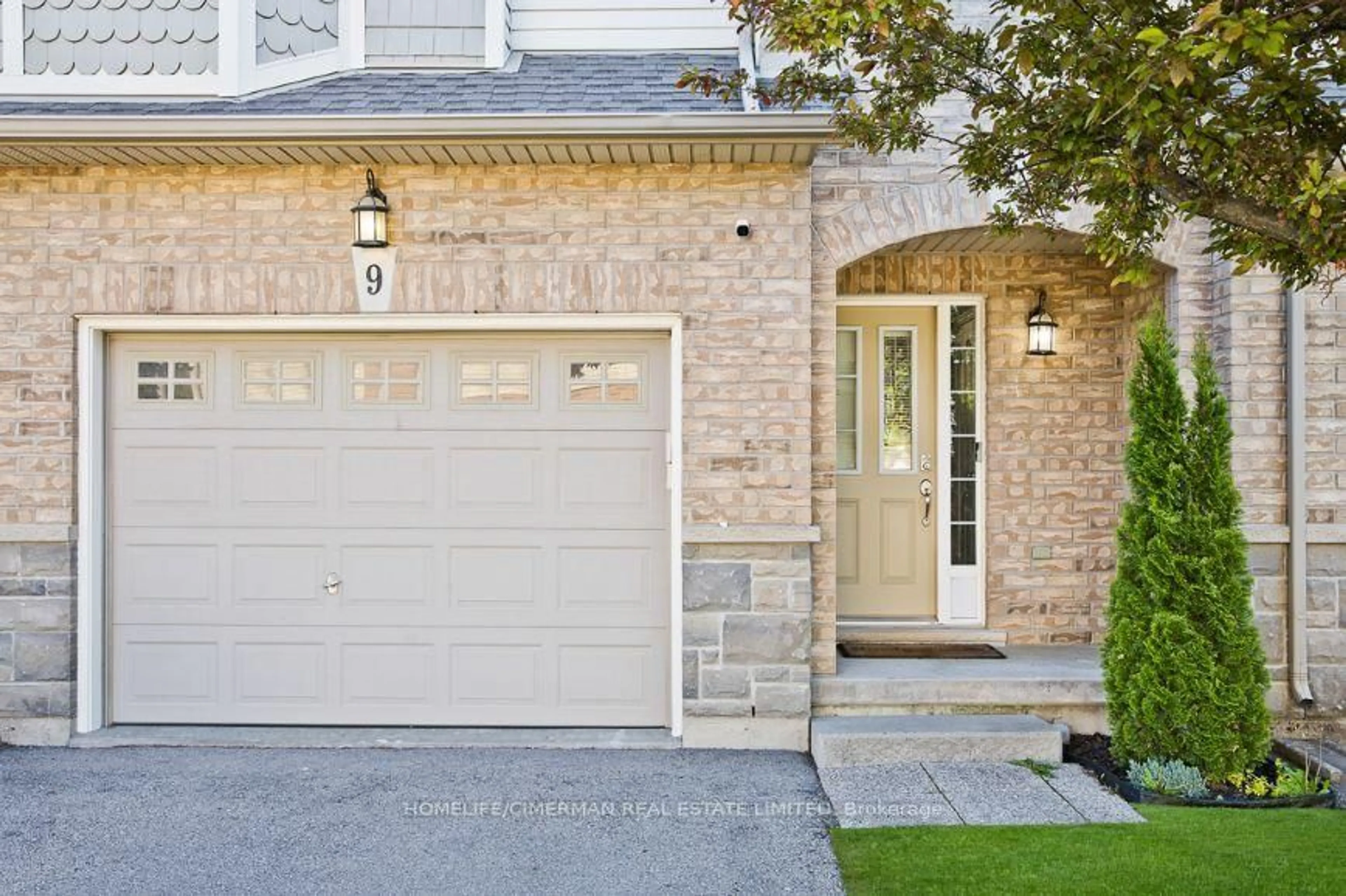 Home with brick exterior material, street for 40 Dartmouth Gate #9, Hamilton Ontario L8E 0C4
