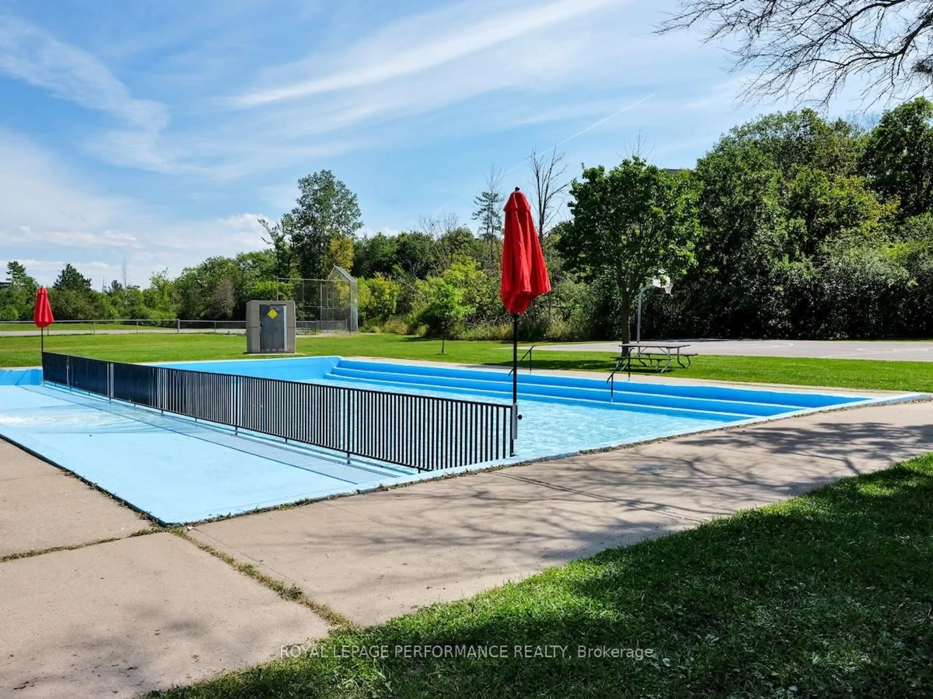 Pool for 2716 Howe St, Ottawa Ontario K2B 6W7