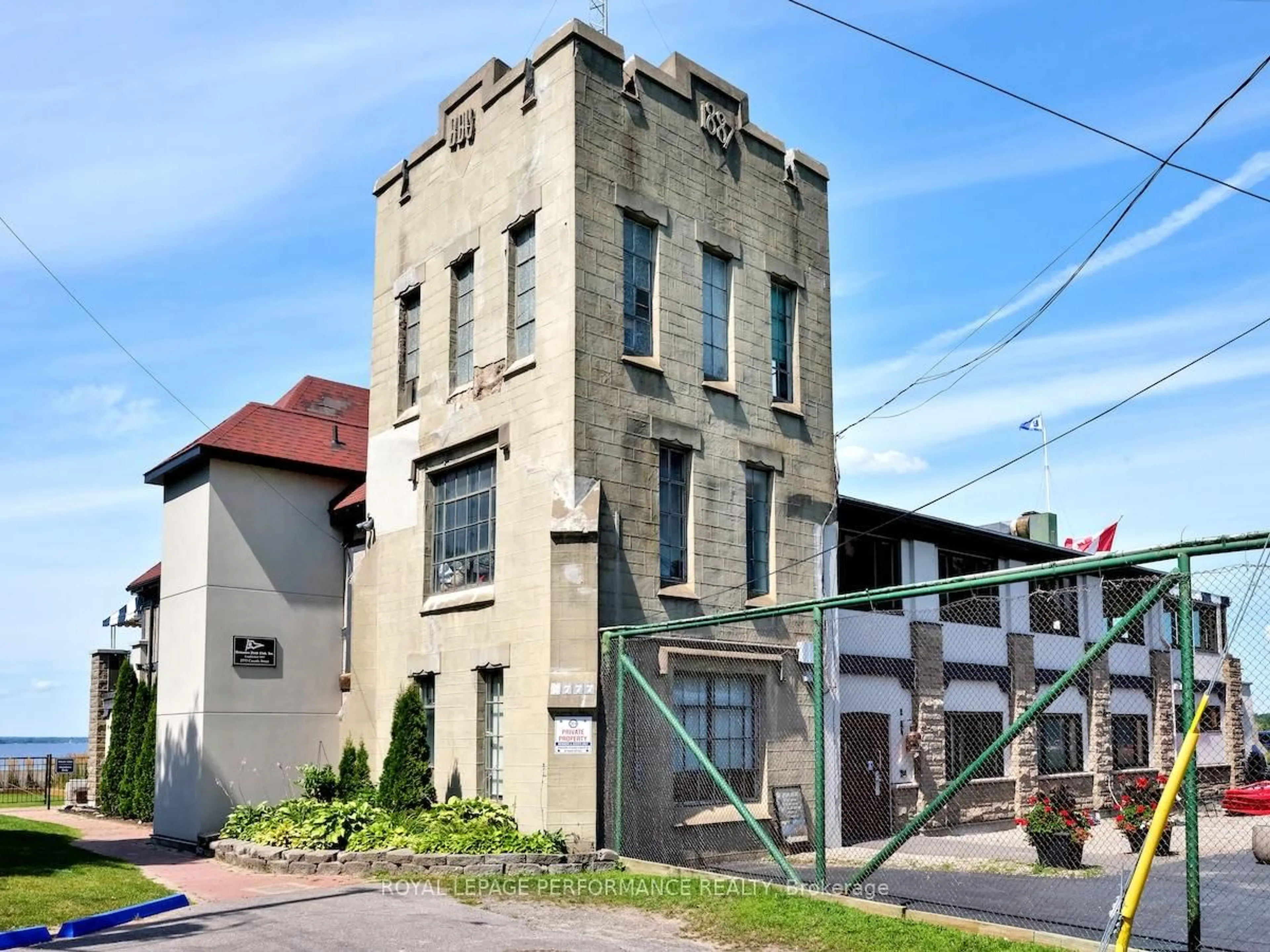 Home with brick exterior material, building for 2716 Howe St, Ottawa Ontario K2B 6W7