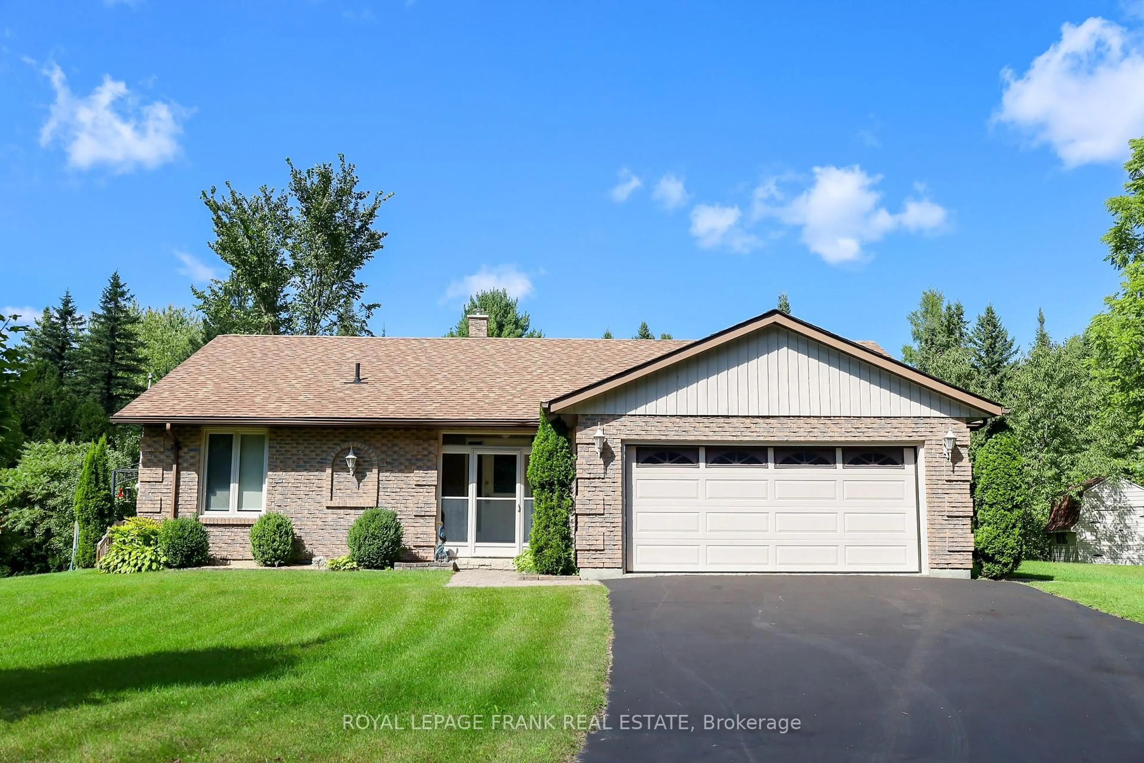 Home with vinyl exterior material, street for 41 Pirates Glen Dr, Trent Lakes Ontario K0M 1A0