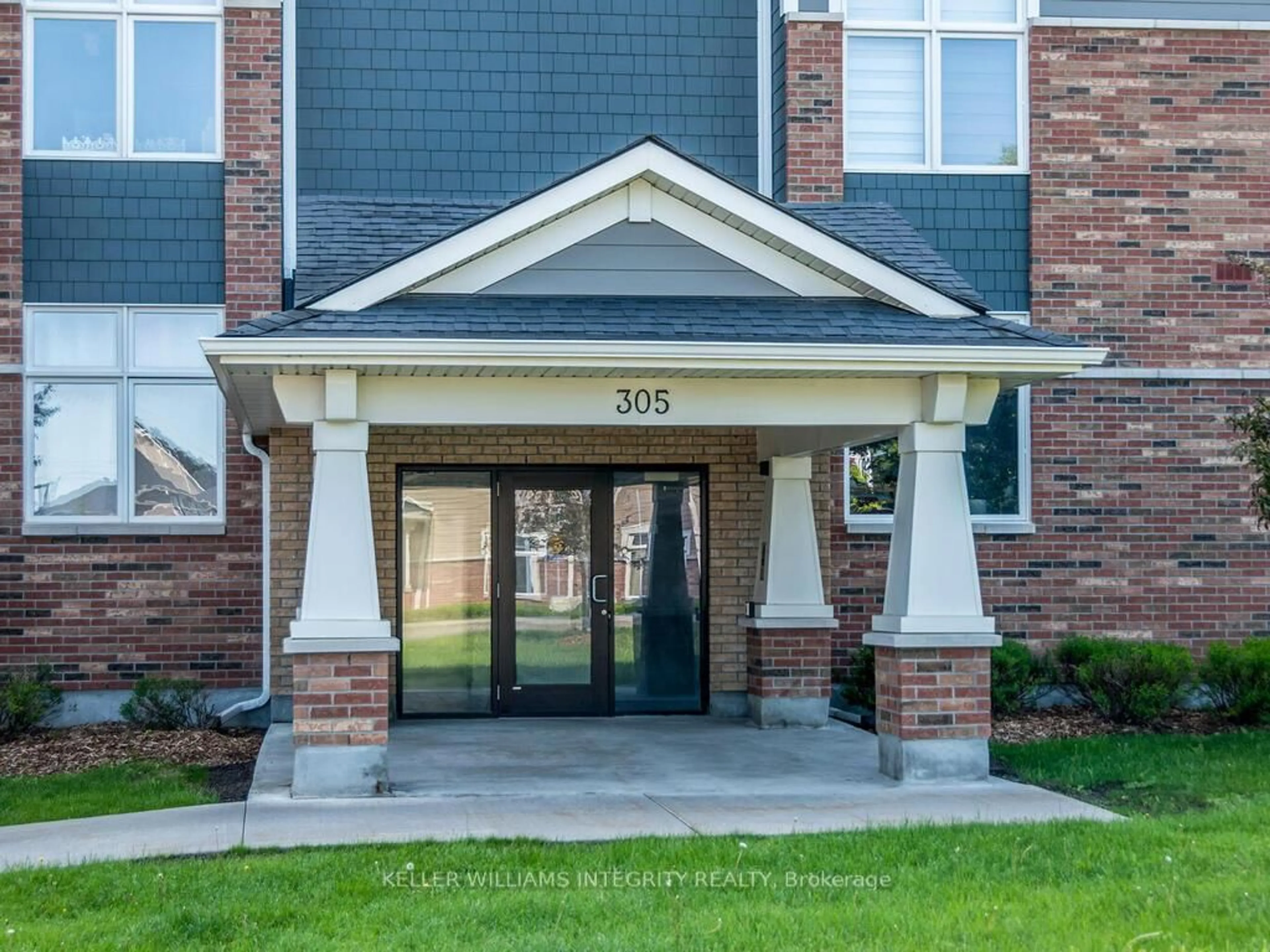 Indoor entryway for 305 Elizabeth Cosgrove Private #102, Ottawa Ontario K1W 0K6