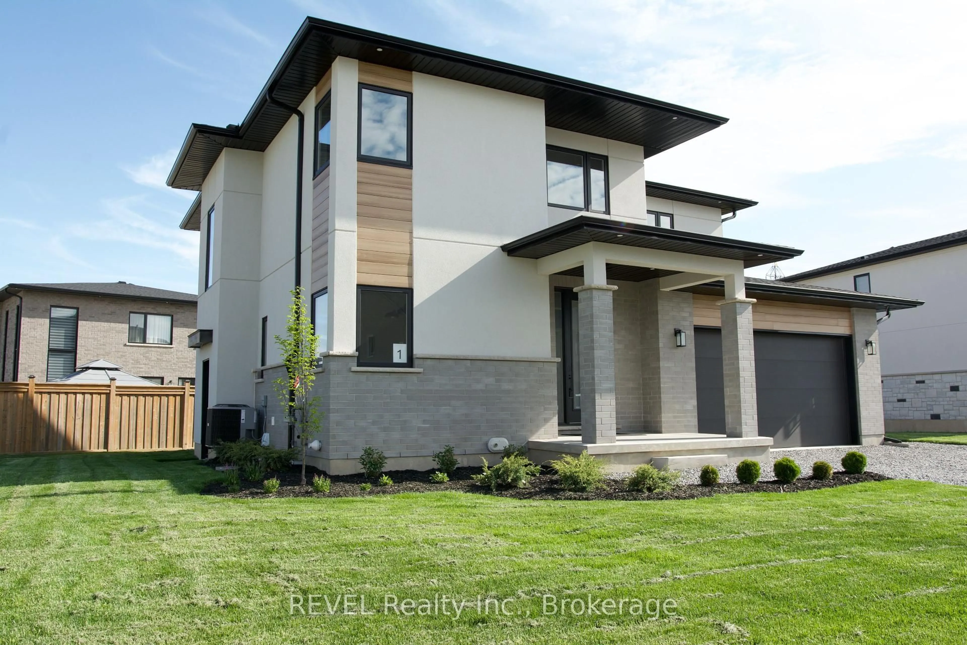 Home with brick exterior material, street for 1 Elvira Way, Thorold Ontario L2V 0M7