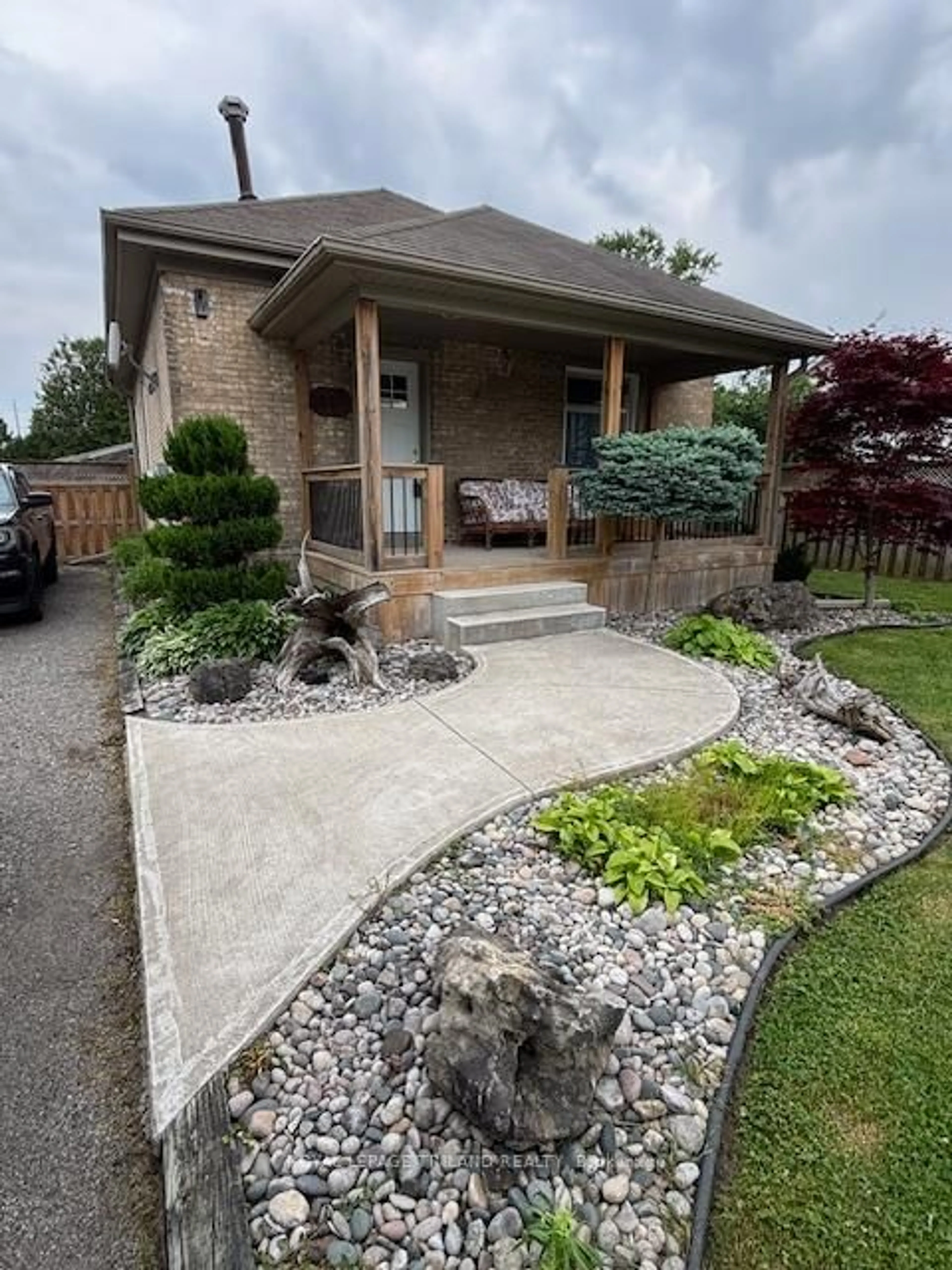 Unknown for 118 Scott St, Strathroy-Caradoc Ontario N7G 1K3