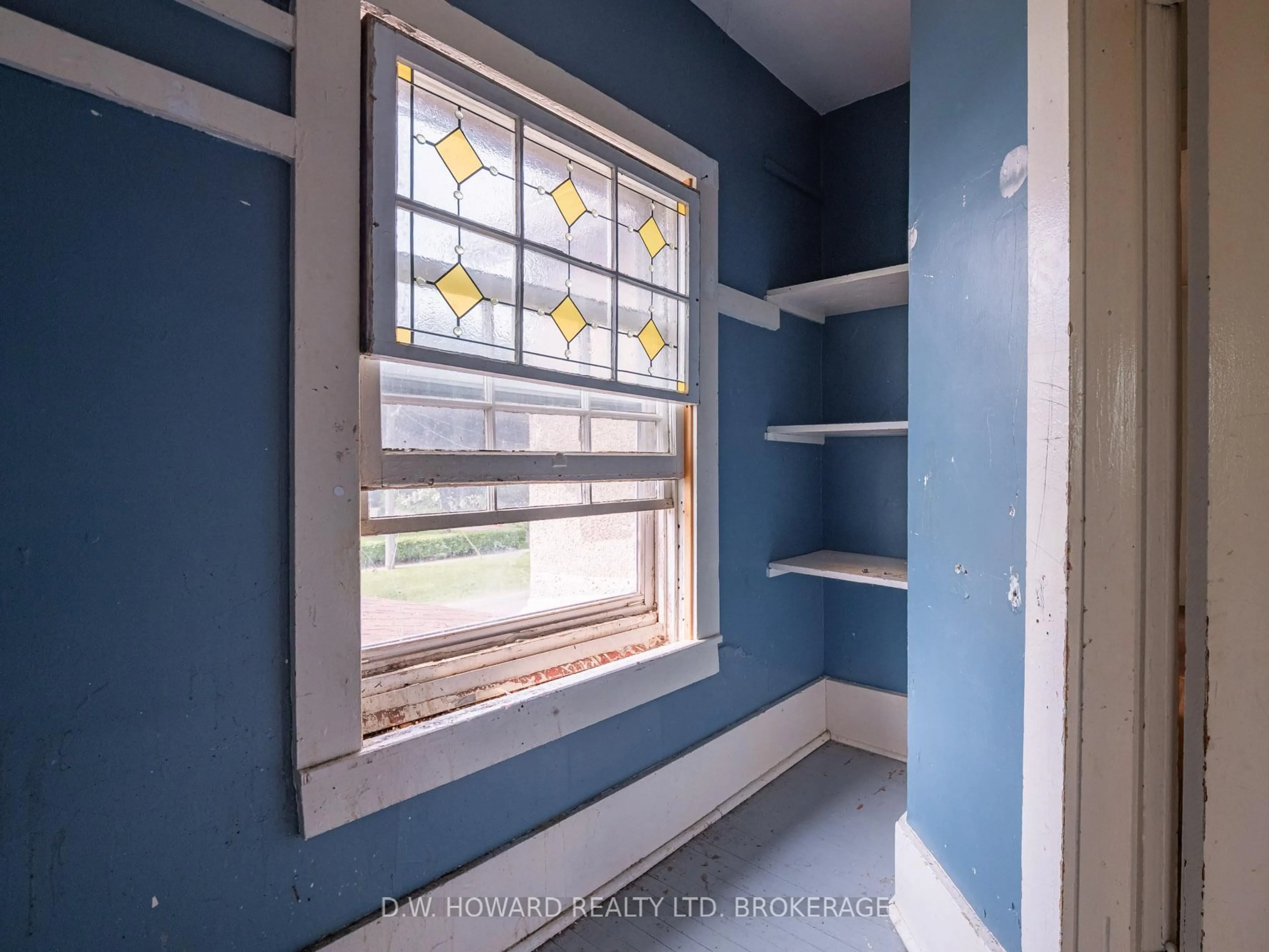 Storage room or clothes room or walk-in closet for 77 Sugarloaf St, Port Colborne Ontario L3K 2N3
