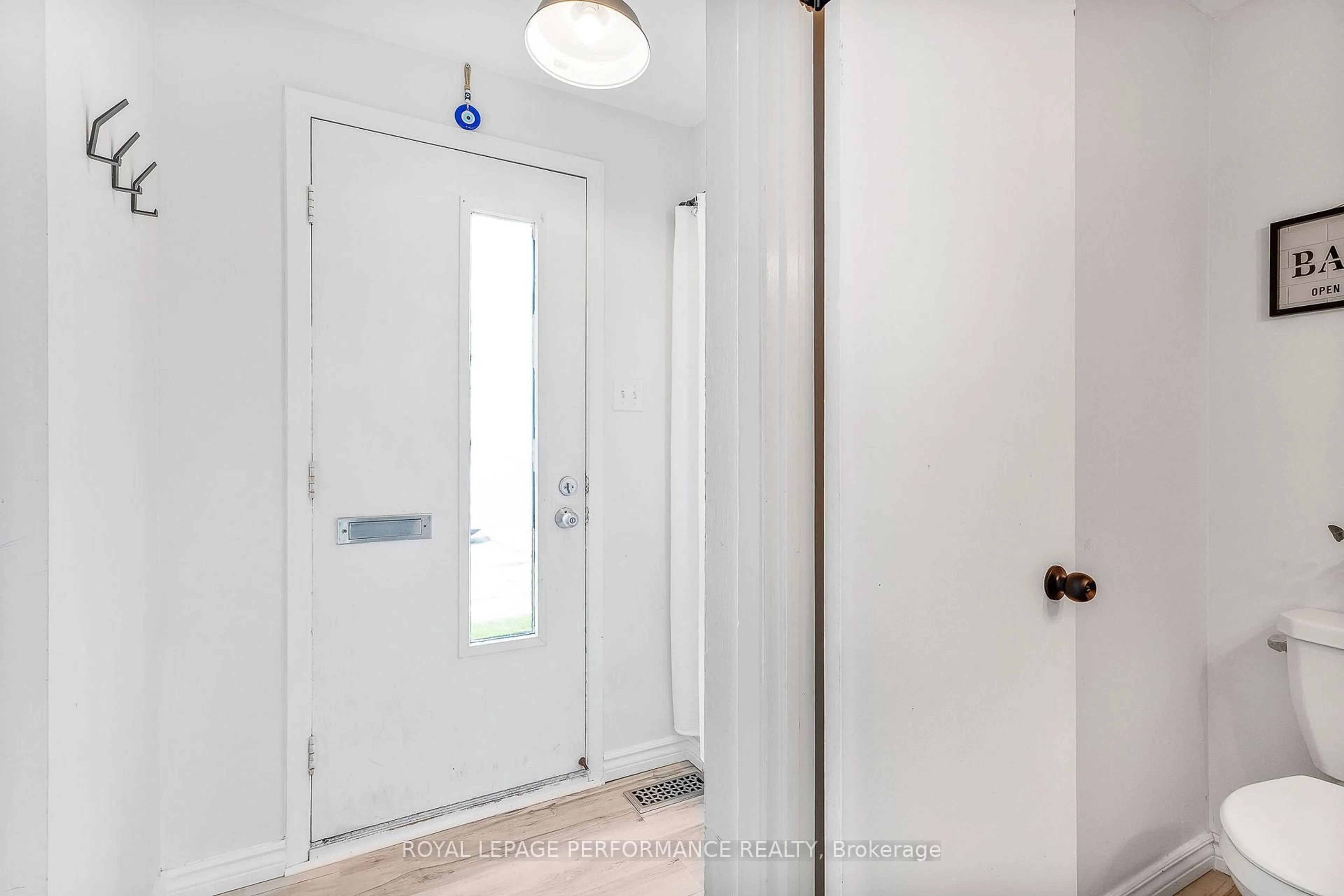 Indoor entryway for 1479 Bethamy Lane #7, Ottawa Ontario K1J 8P7