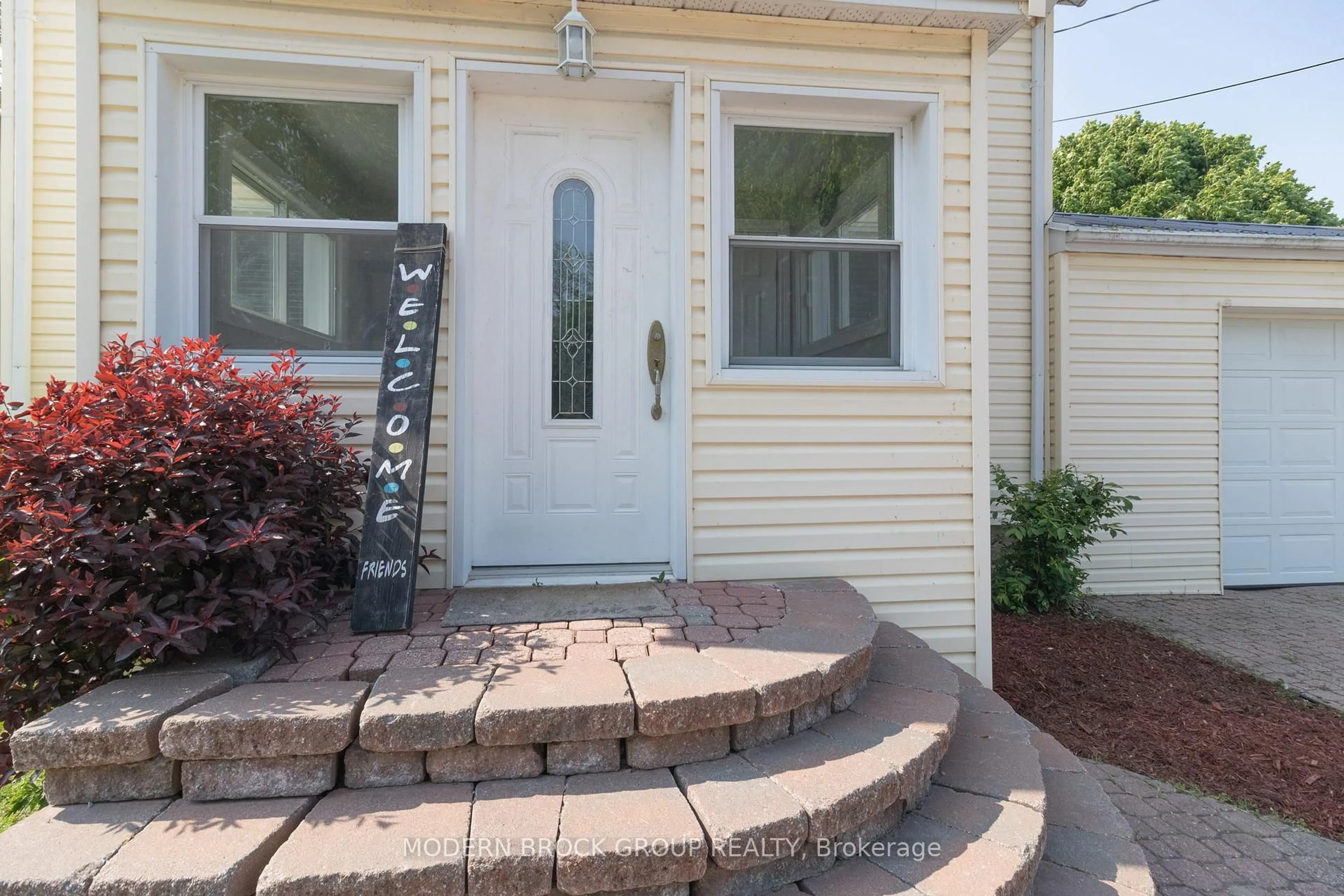 Unknown for 462 Park St, Prescott Ontario K0E 1T0