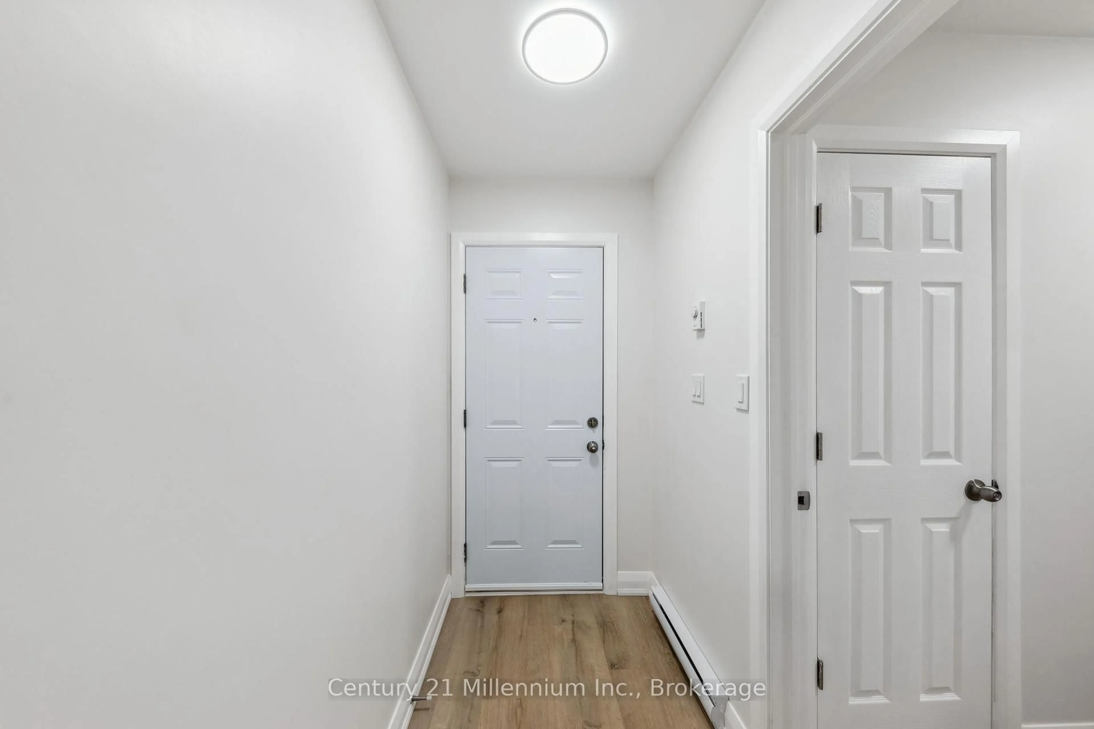 Indoor entryway for 127 Alfred St #83, Blue Mountains Ontario N0H 2P0