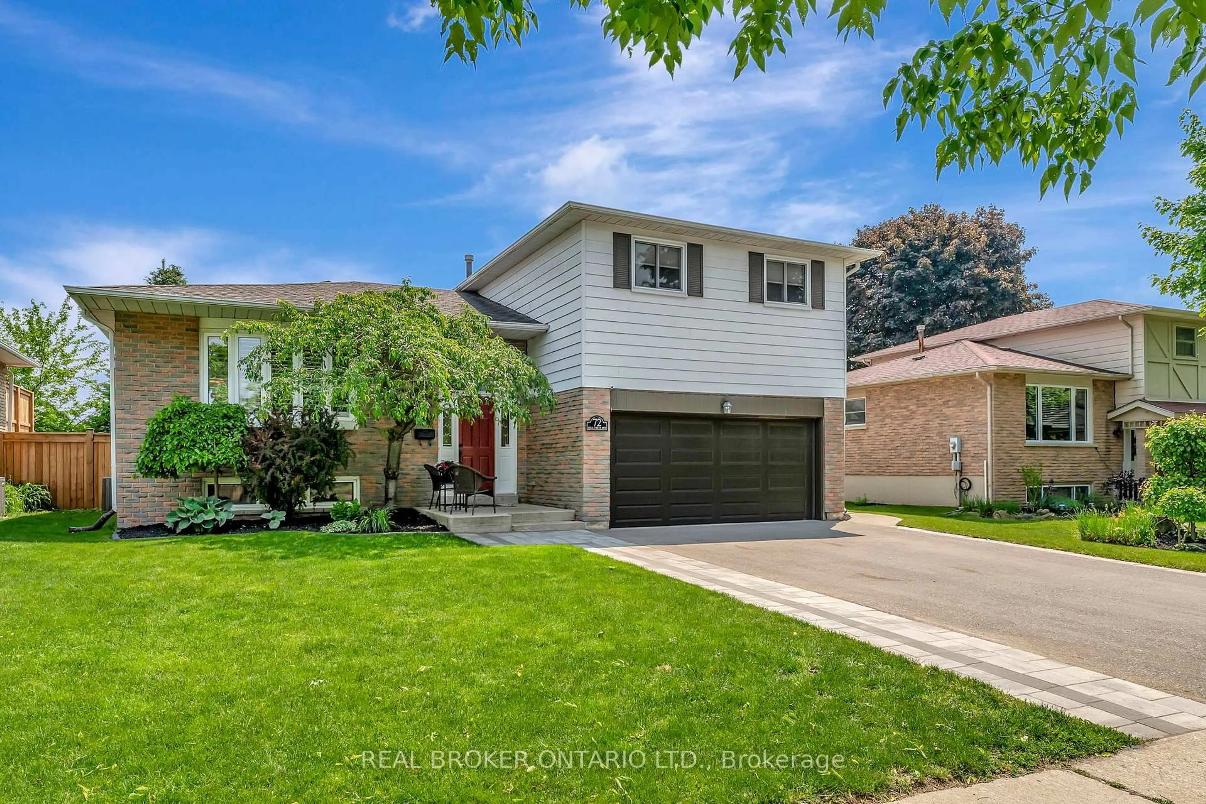 Home with brick exterior material, street for 72 Hillcrest Ave, Brantford Ontario N3T 5X8