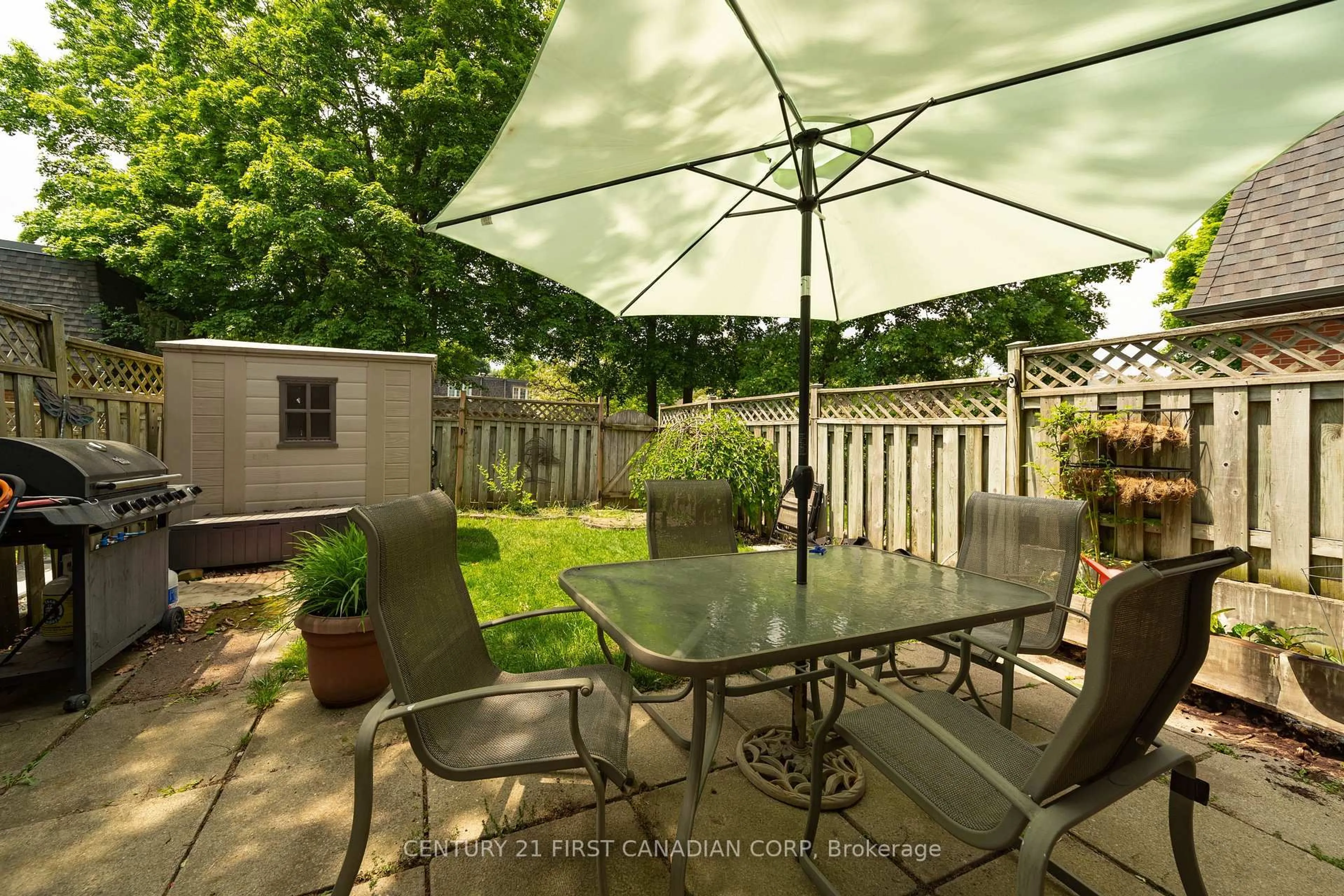 Patio, street for 1401 Wonderland Rd, London North Ontario N6G 2C2