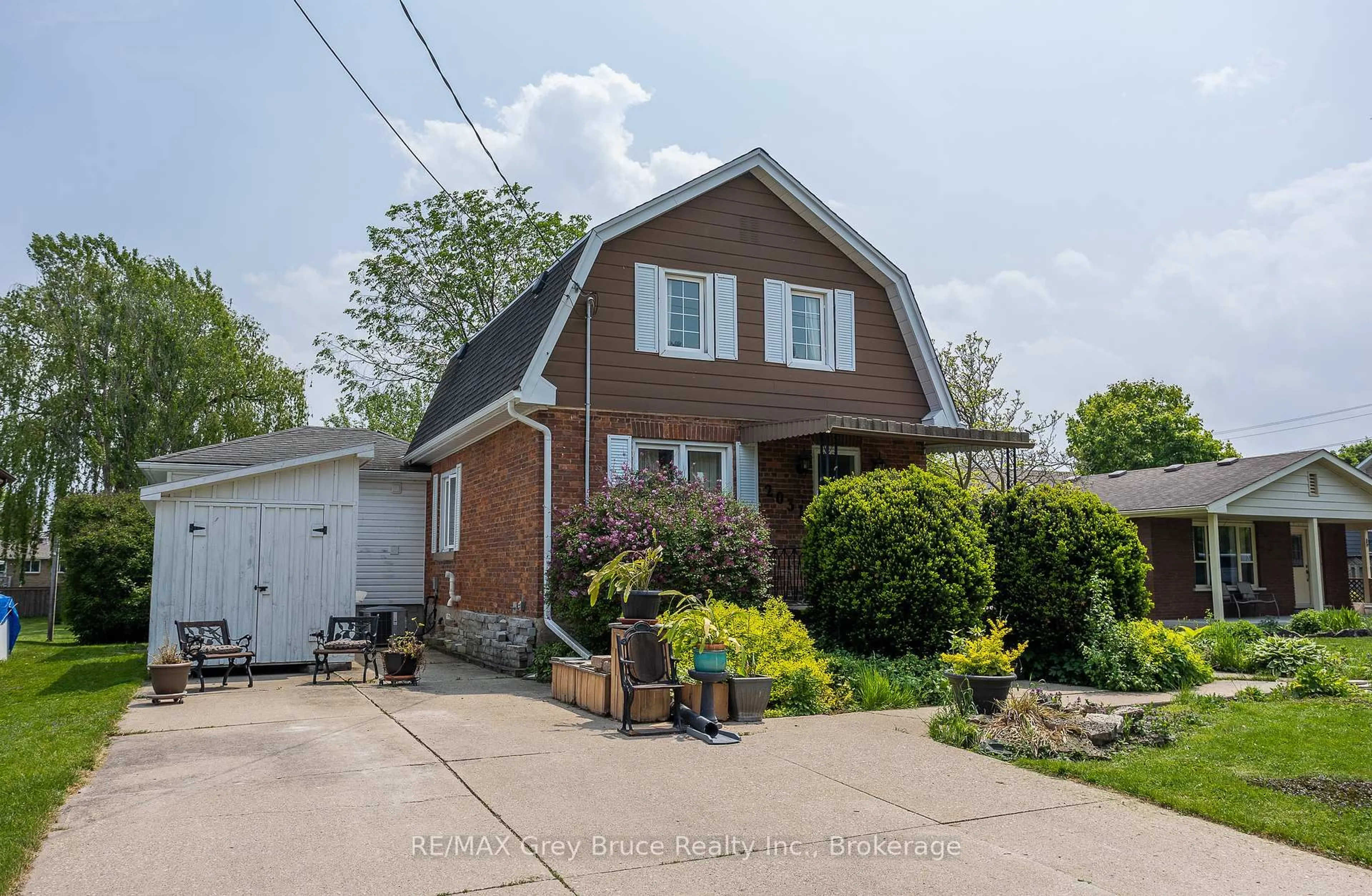 Home with brick exterior material, street for 2031 8th Ave, Owen Sound Ontario N4K 3C5
