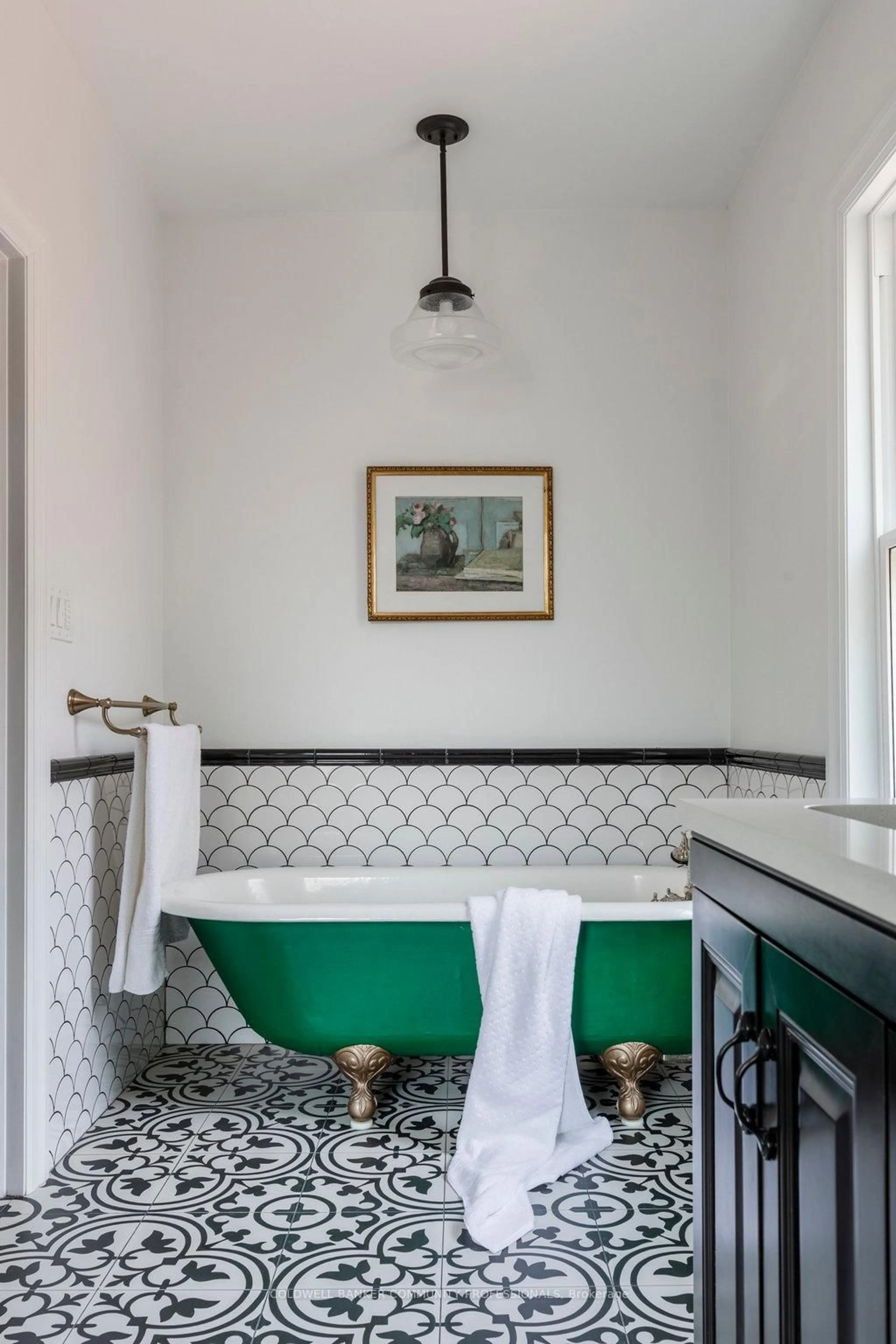 Contemporary bathroom, ceramic/tile floor for 85 Burris St, Hamilton Ontario L8M 2J6