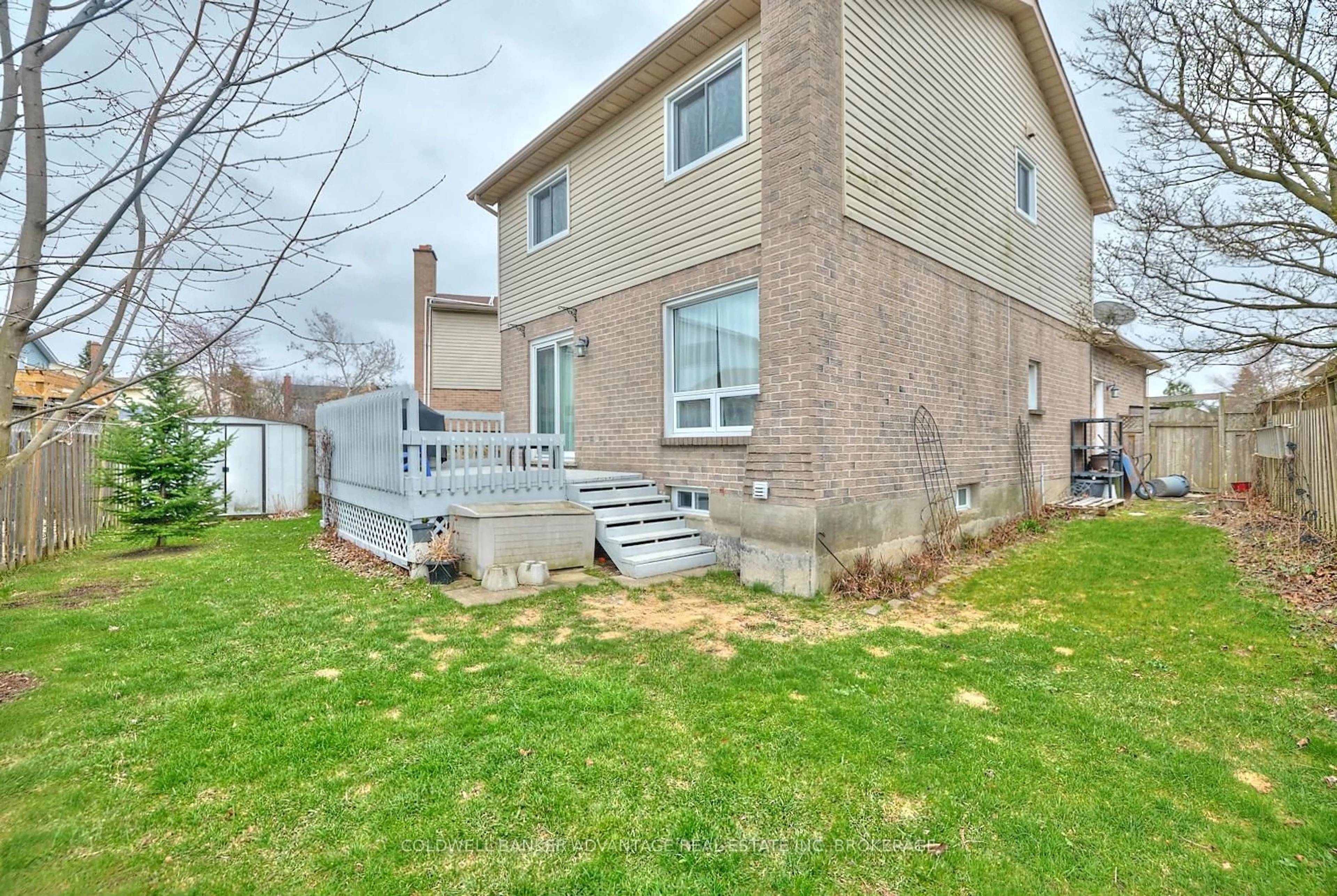Unknown for 33 Naples Crt, Thorold Ontario L2V 4S7