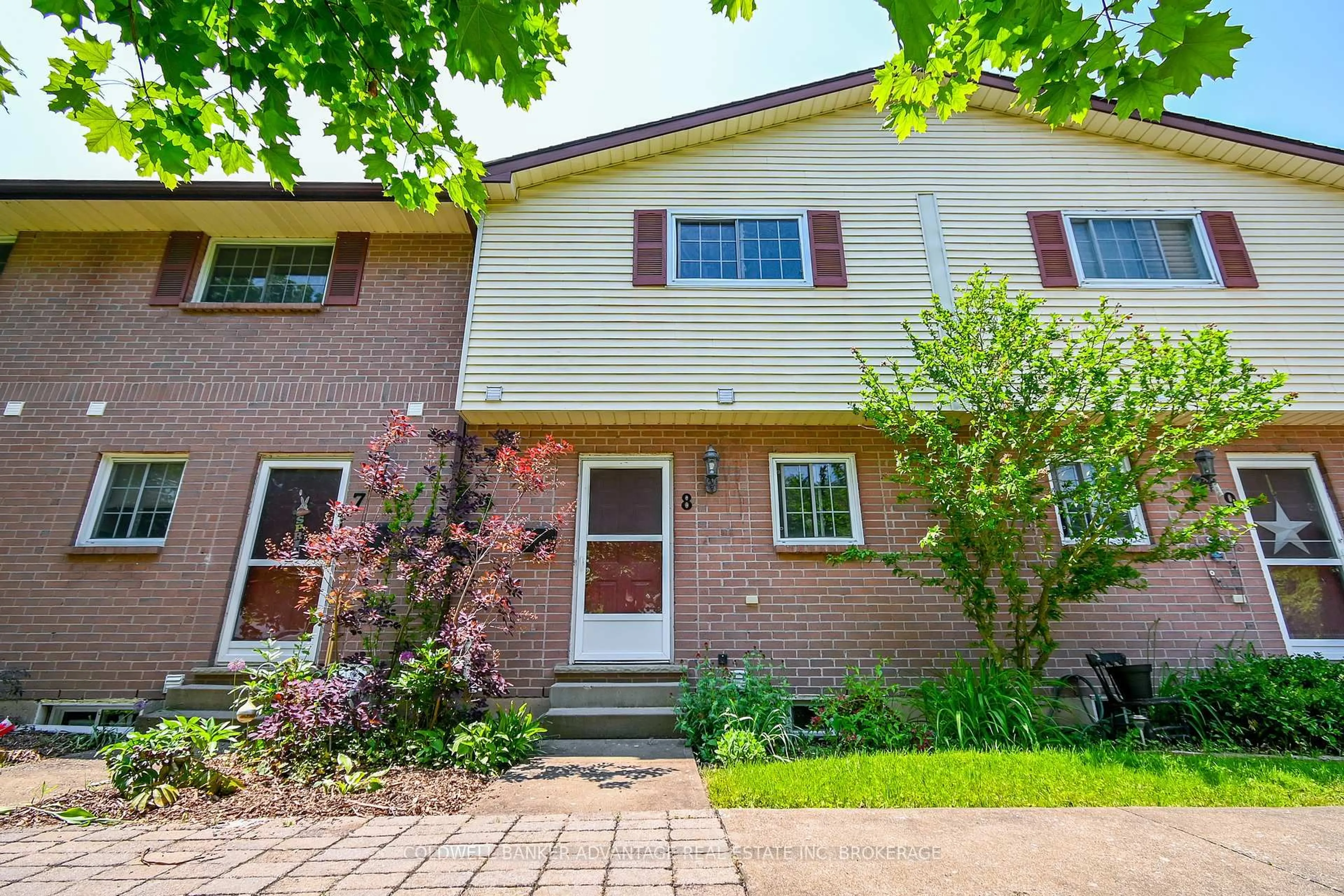 Home with brick exterior material, street for 102 SILVAN Dr #8, Welland Ontario L3C 6C3