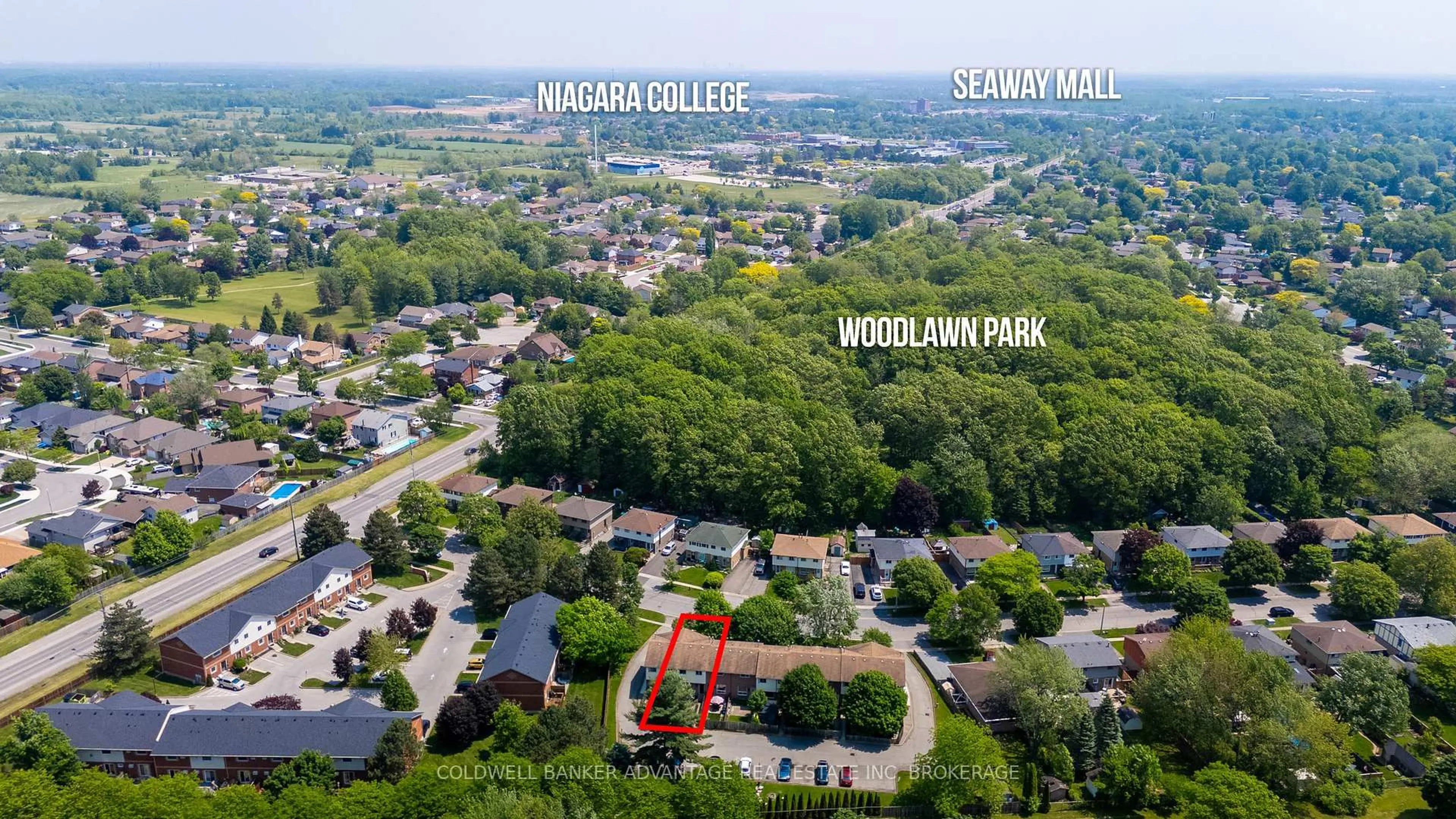 A pic from outside/outdoor area/front of a property/back of a property/a pic from drone, water/lake/river/ocean view for 102 SILVAN Dr #8, Welland Ontario L3C 6C3