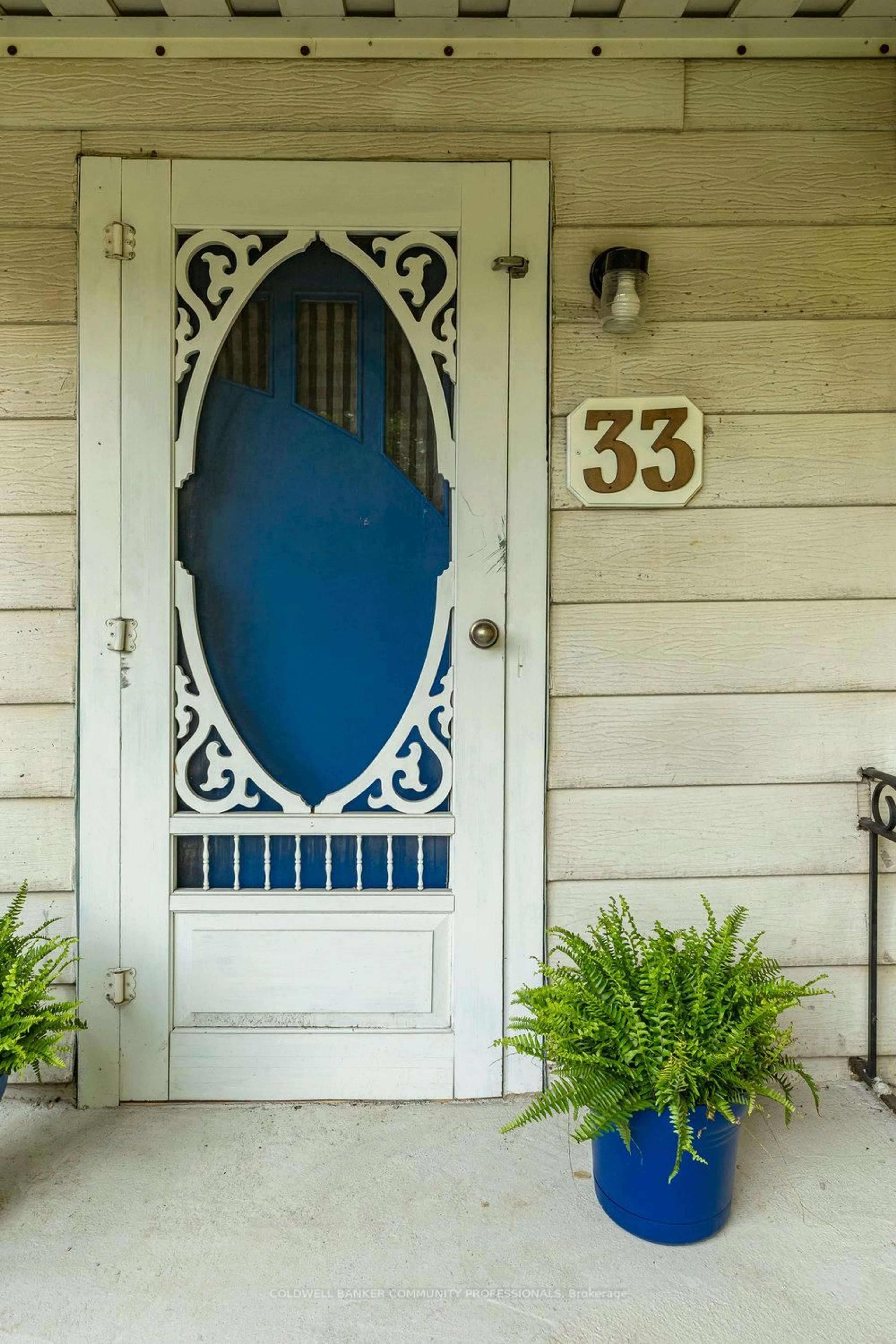Unknown for 33 Melbourne St, Hamilton Ontario L8P 2A5