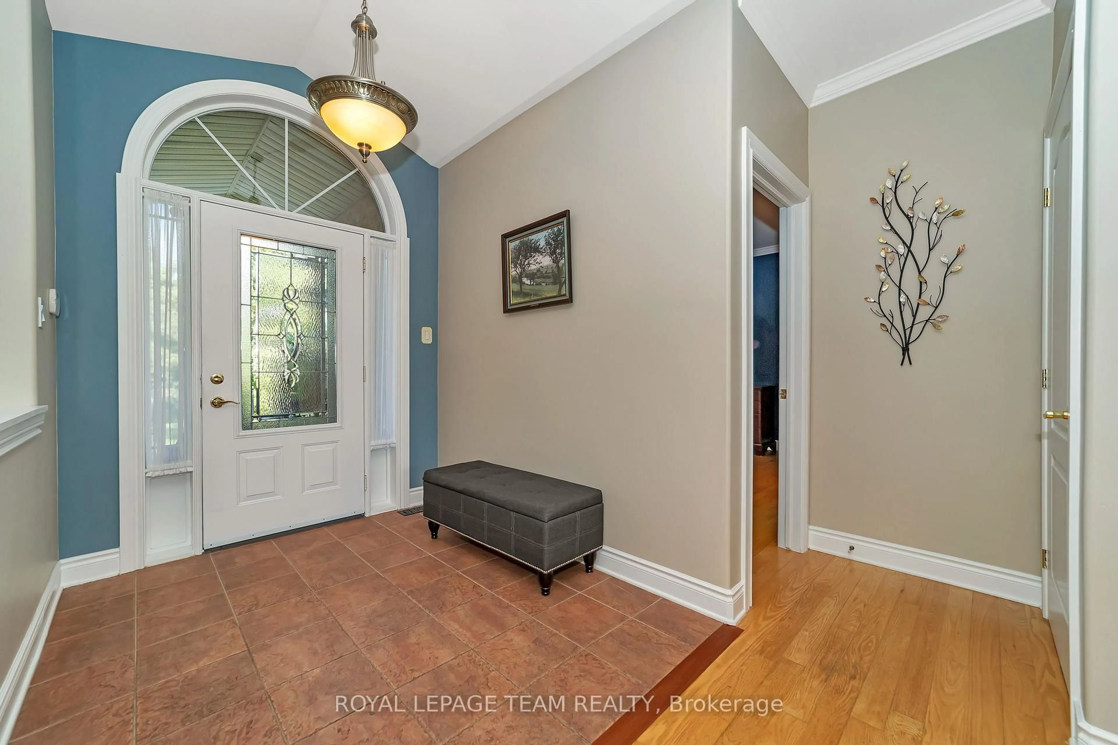 Indoor entryway for 1426 Spartan Grove St, Ottawa Ontario K4P 1R6