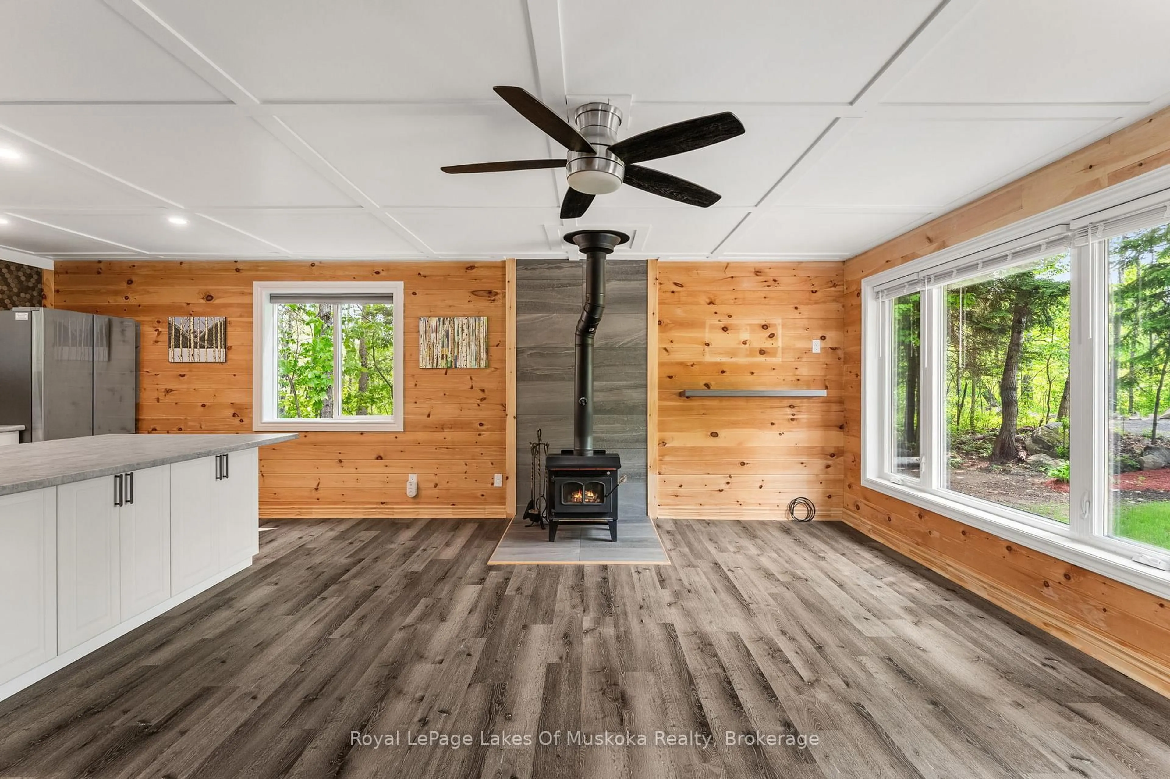 Open concept kitchen, unknown for 65 Victoria St, Magnetawan Ontario P0A 1P0