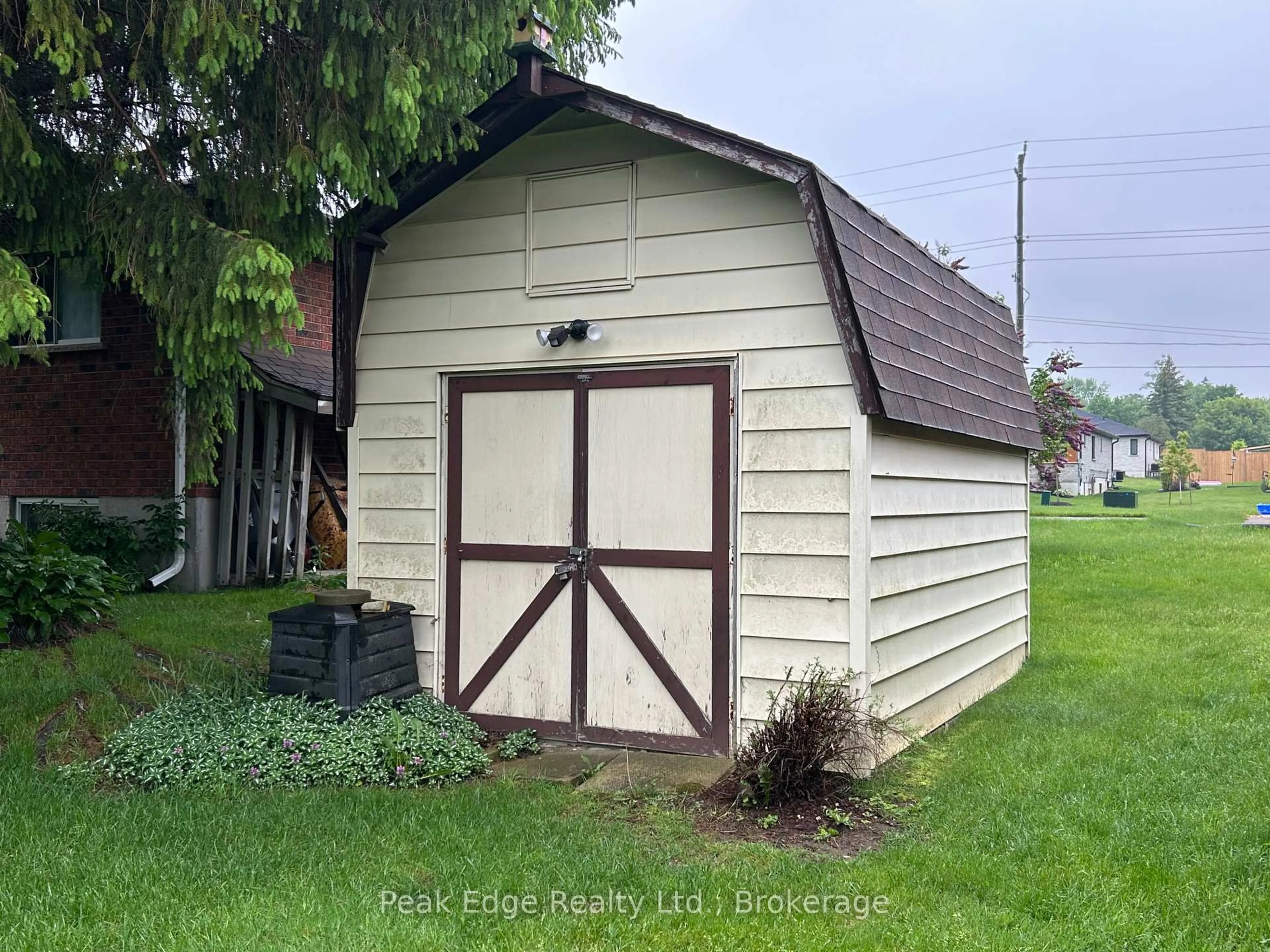 Shed for 400 Durham St, Wellington North Ontario N0G 2L2