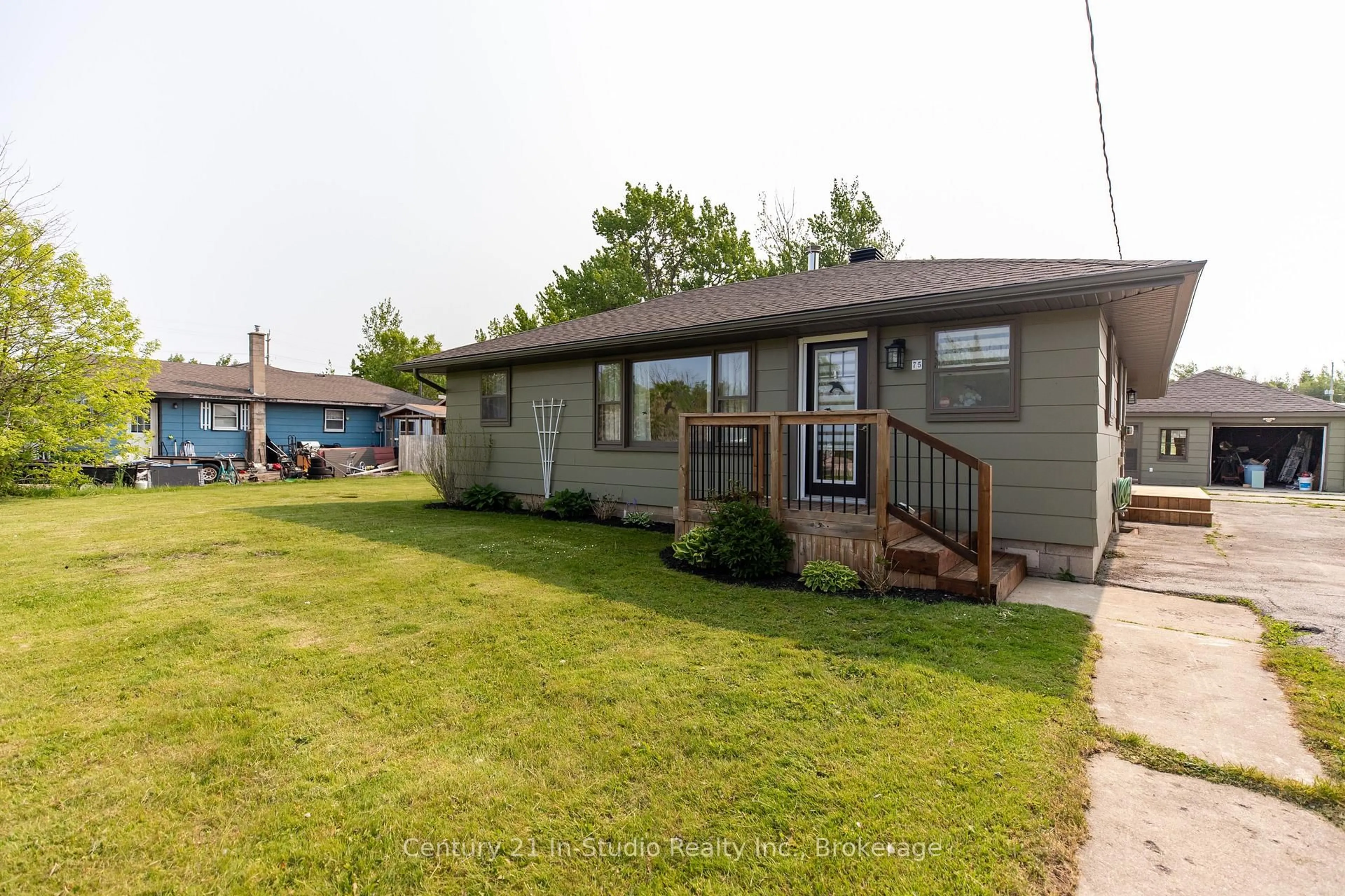 Unknown for 75 Turner St, Saugeen Shores Ontario N0H 2L0