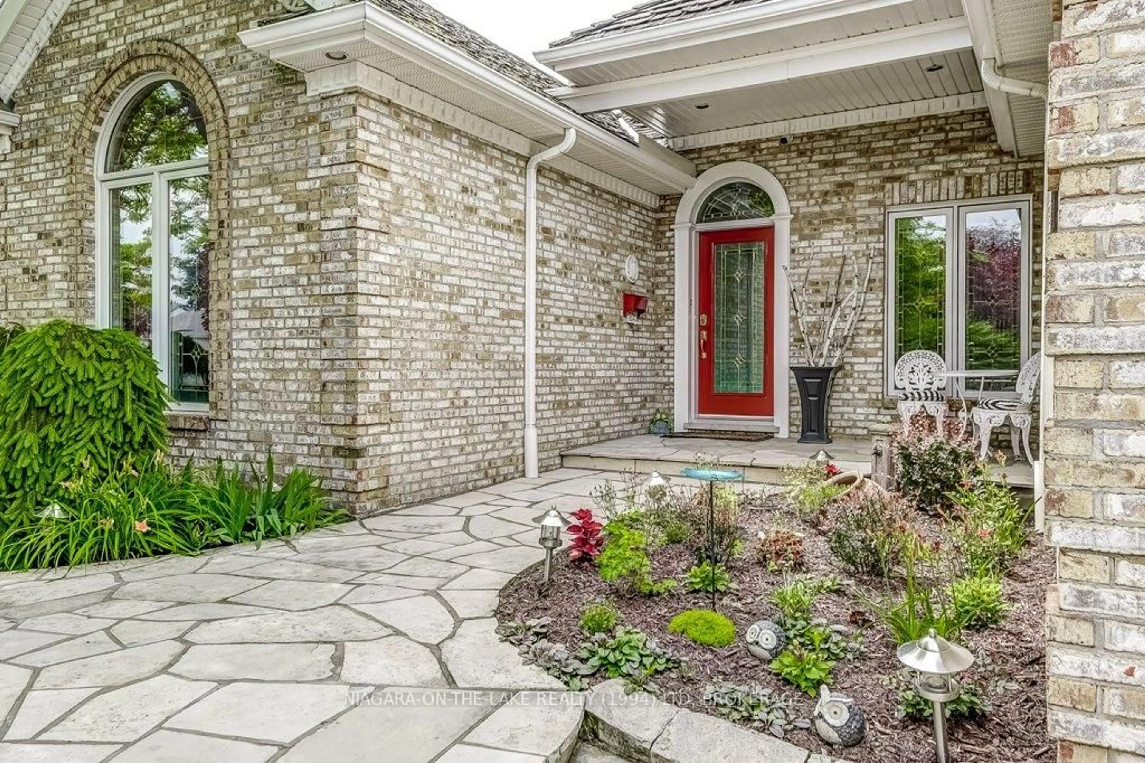 Home with brick exterior material, street for 629 Simcoe St, Niagara-on-the-Lake Ontario L0S 1J0