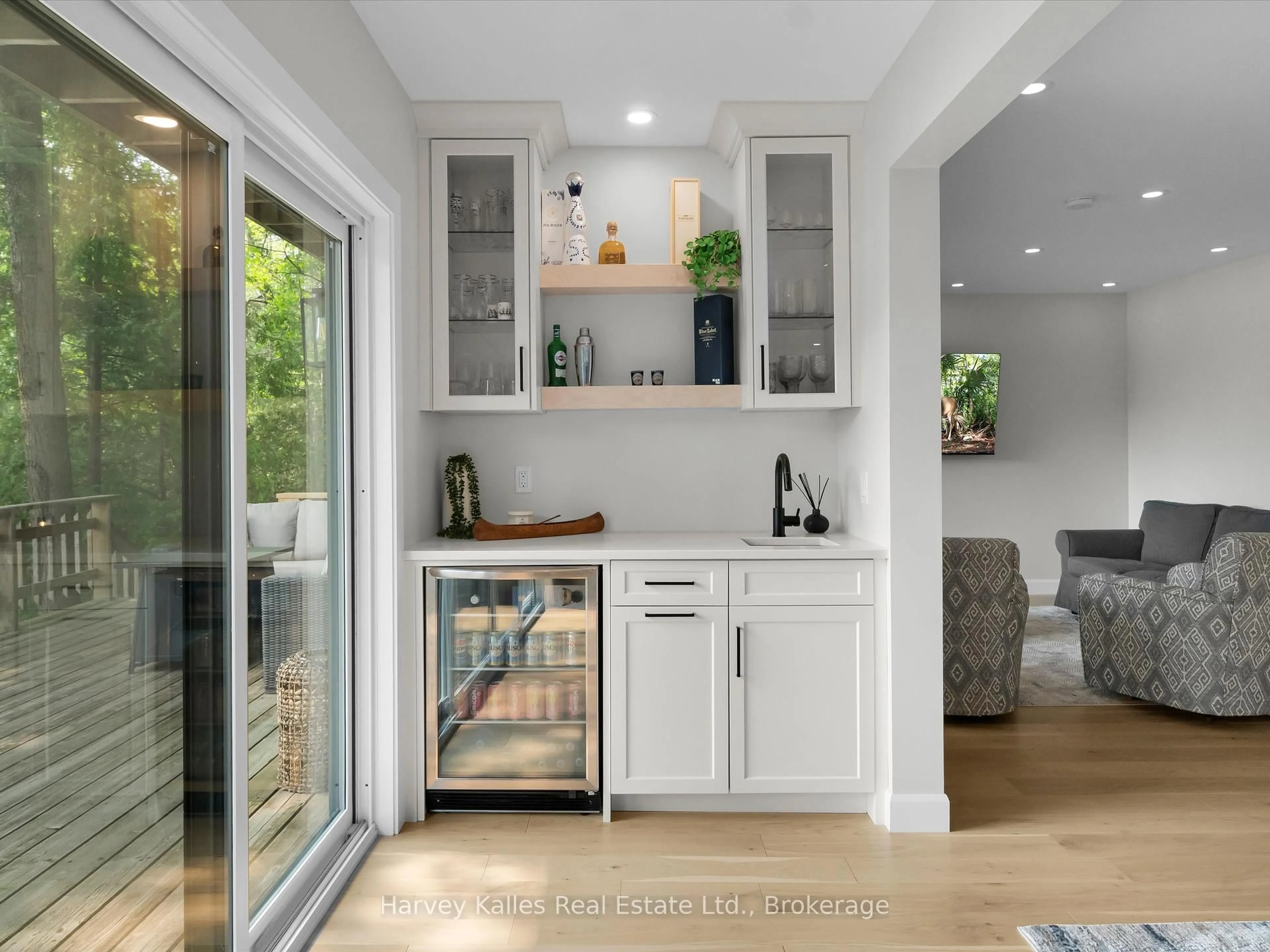 Open concept kitchen, unknown for 155 Highway 632 Highway, Seguin Ontario P0C 1J0