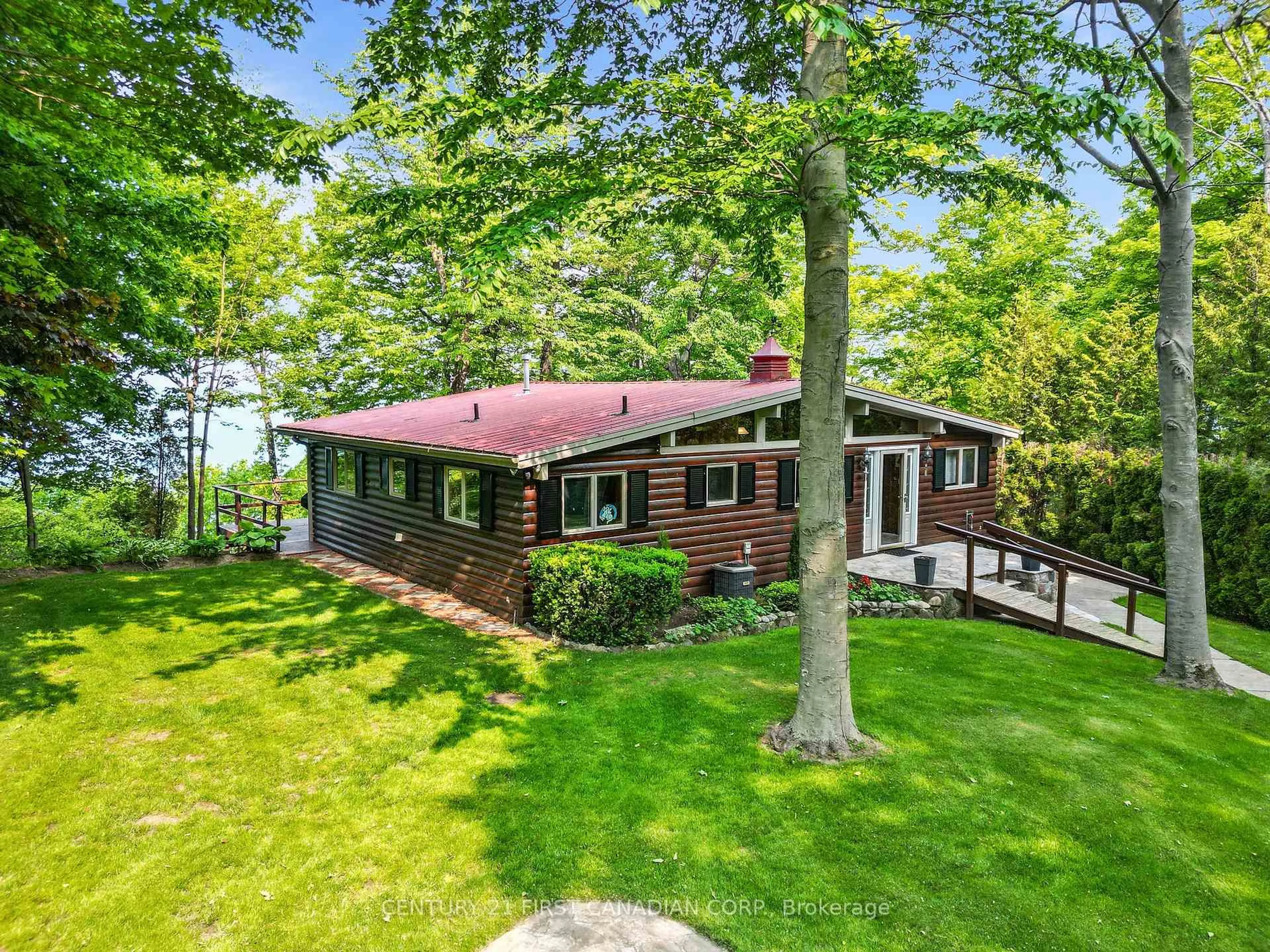 A pic from outside/outdoor area/front of a property/back of a property/a pic from drone, water/lake/river/ocean view for 74395B SNOWDEN Cres, Bluewater Ontario N0M 1G0