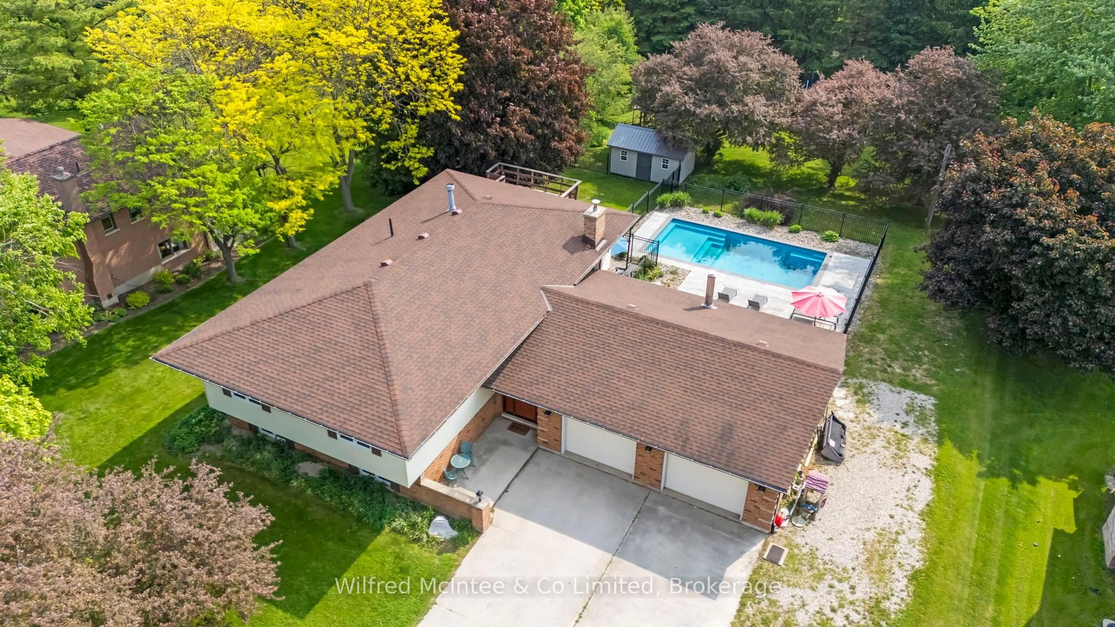 A pic from outside/outdoor area/front of a property/back of a property/a pic from drone, unknown for 22 Geeson Ave, Brockton Ontario N0G 2V0