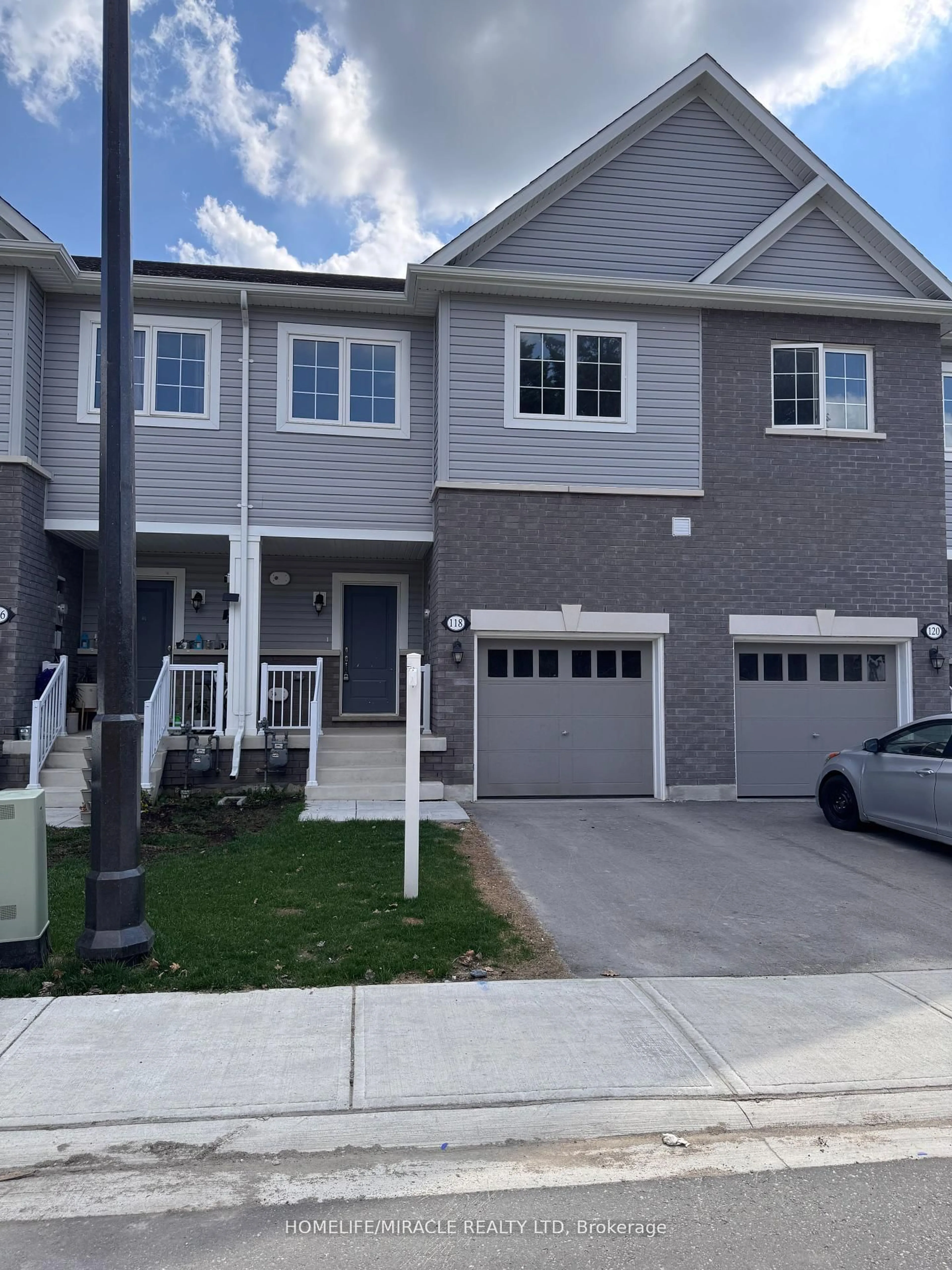 Home with vinyl exterior material, street for 118 Winters Way, Shelburne Ontario L9V 2X7