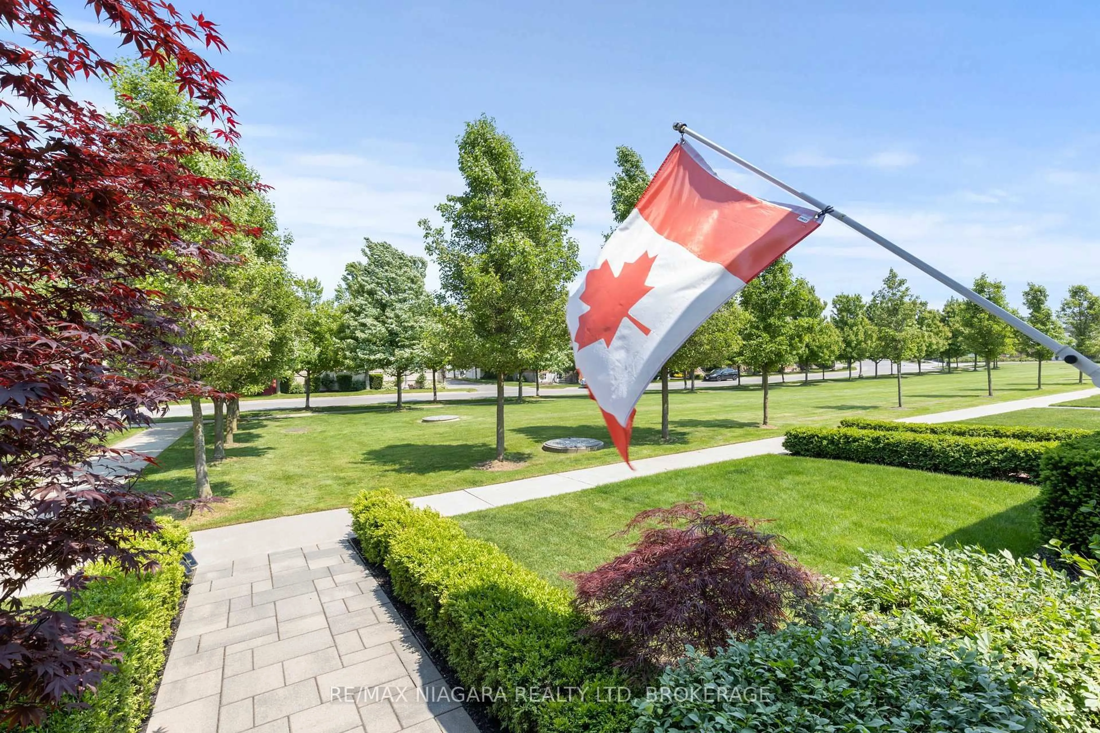 Patio, street for 69 GARRISON VILLAGE Dr, Niagara-on-the-Lake Ontario L0S 1J0