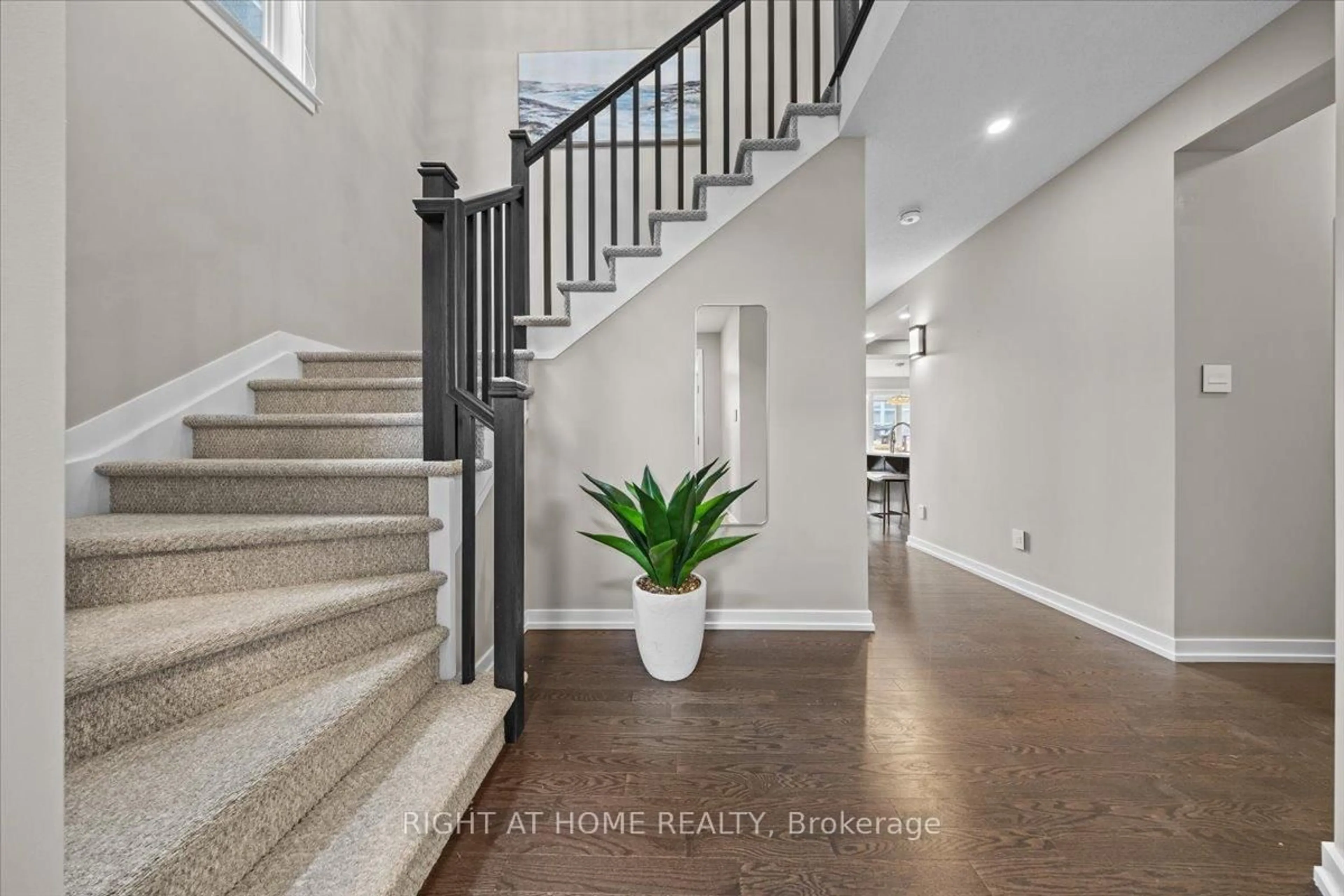 Indoor entryway for 319 Oxer Pl, Ottawa Ontario K2V 0C6