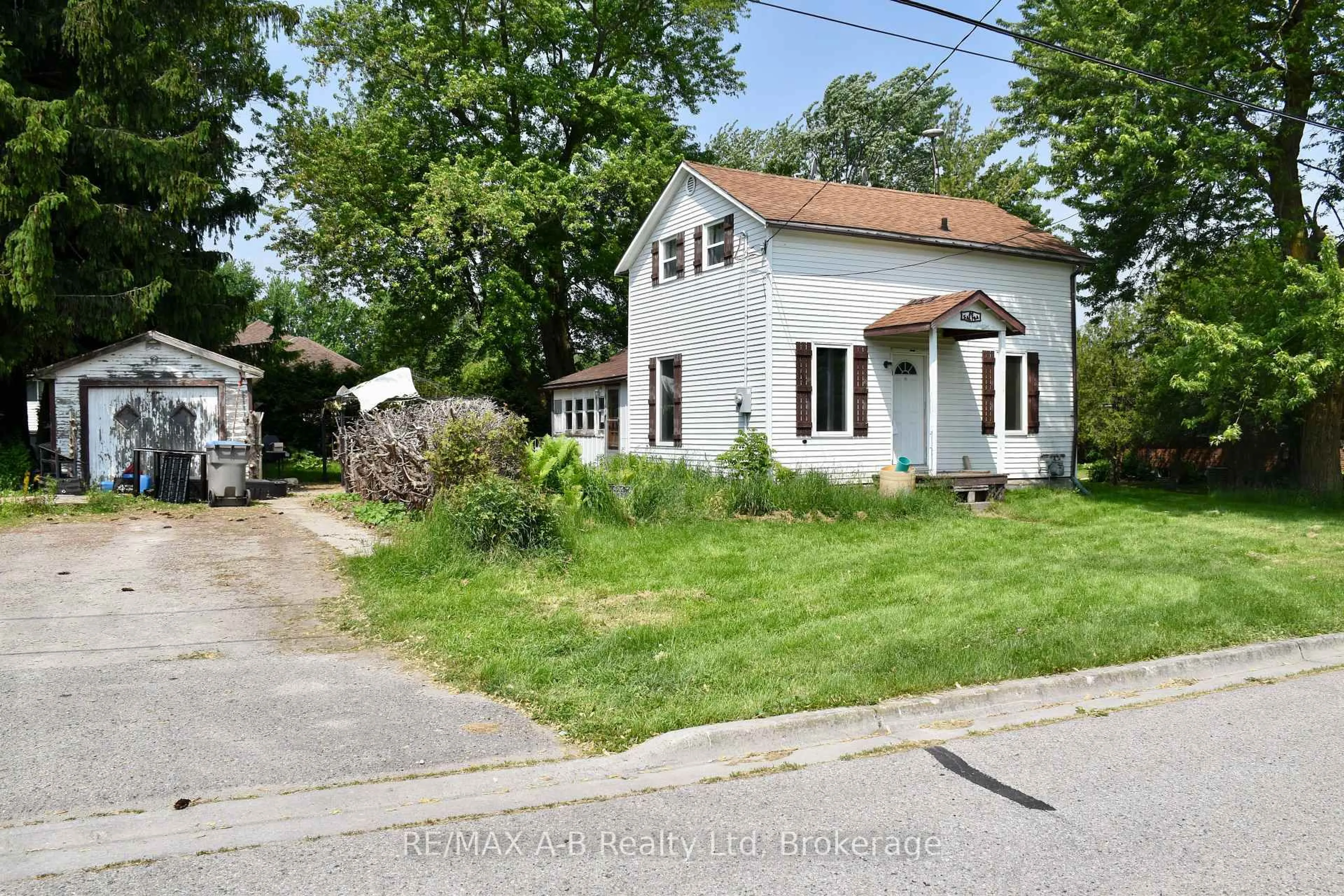 Unknown for 86 Salina St, St. Marys Ontario N4X 1C8