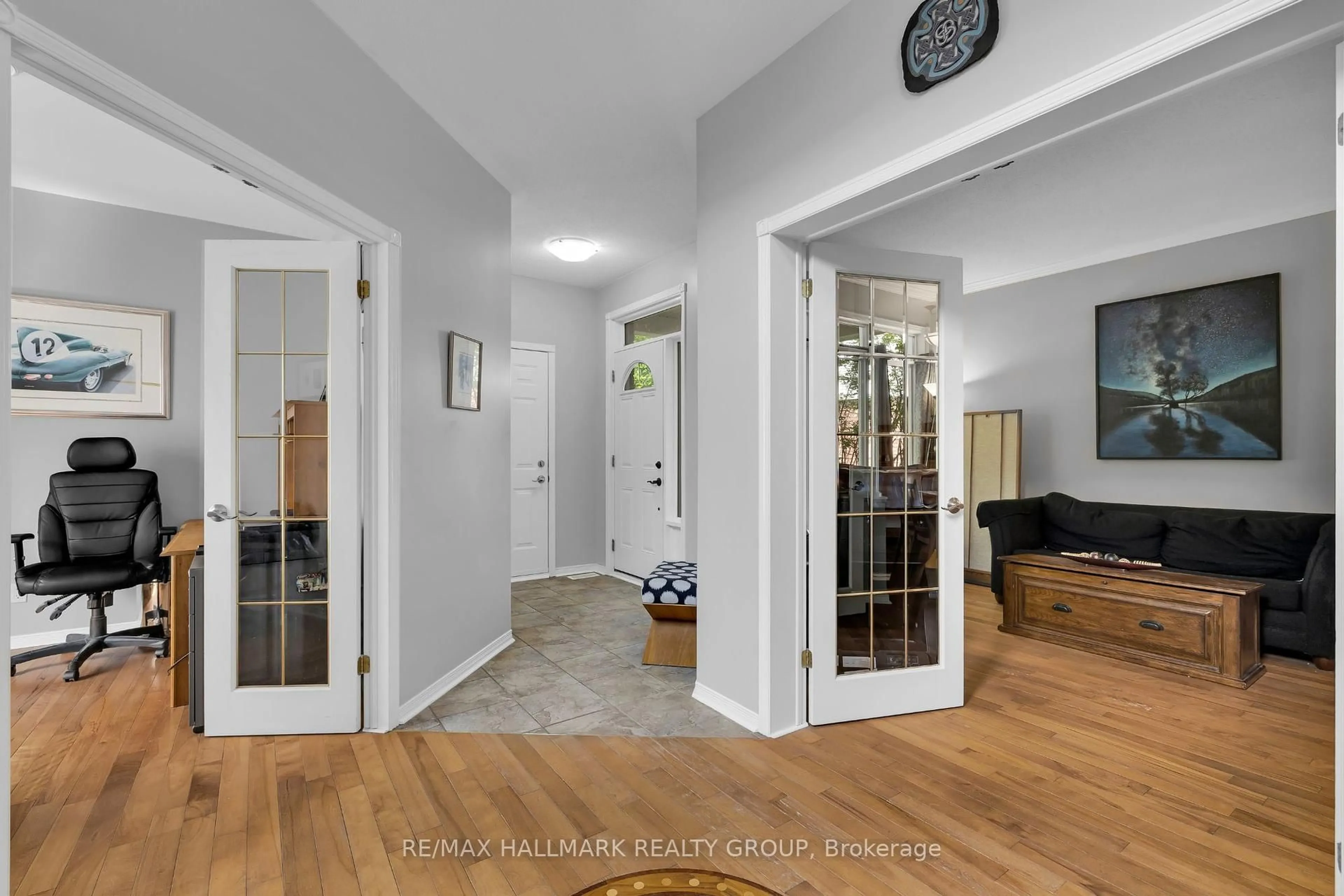 Indoor entryway for 4136 Wolfe Point Way, Ottawa Ontario K1V 1P4
