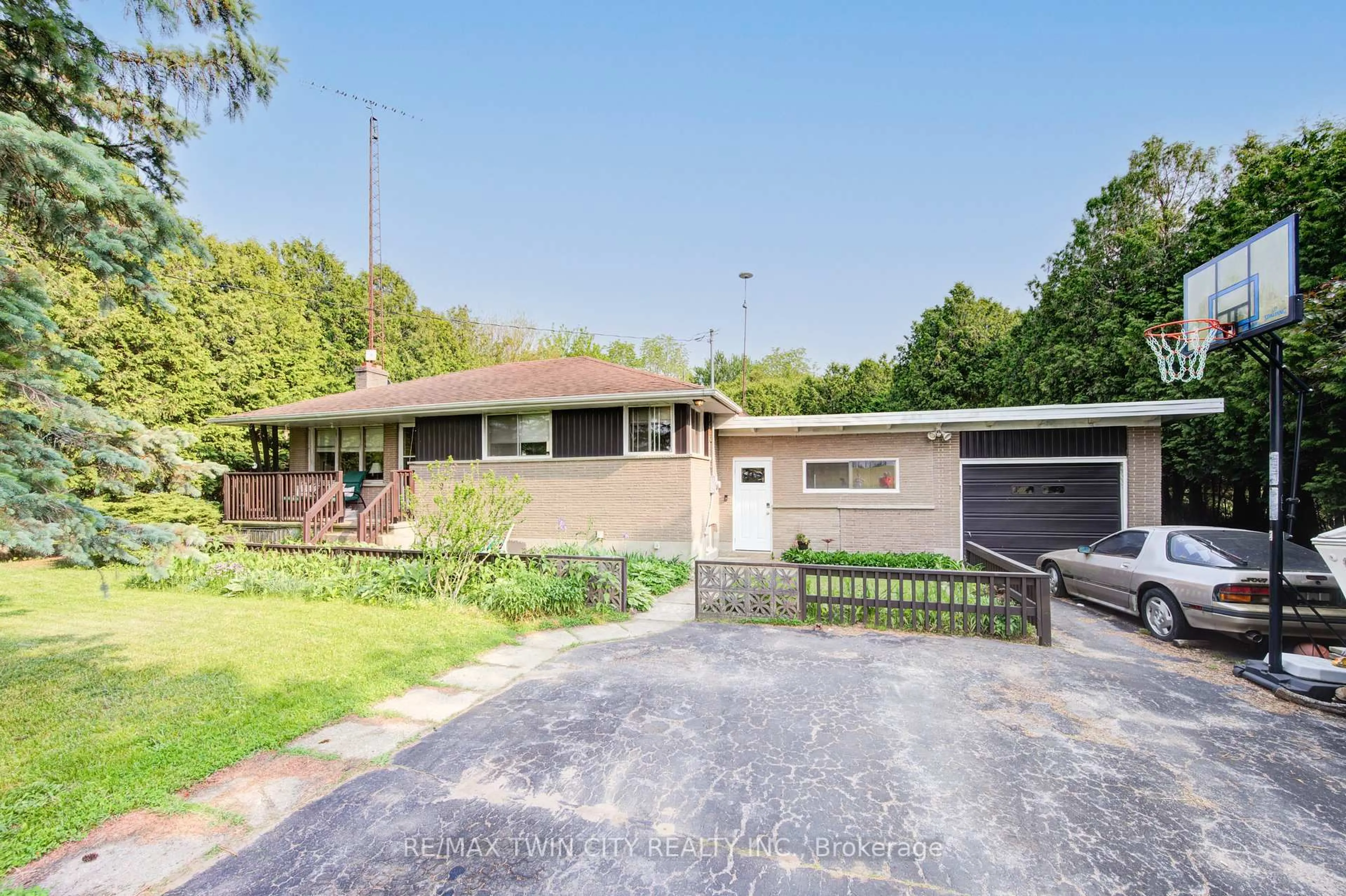 A pic from outside/outdoor area/front of a property/back of a property/a pic from drone, street for 252 Windham Road 13, Haldimand Ontario N4B 2W5