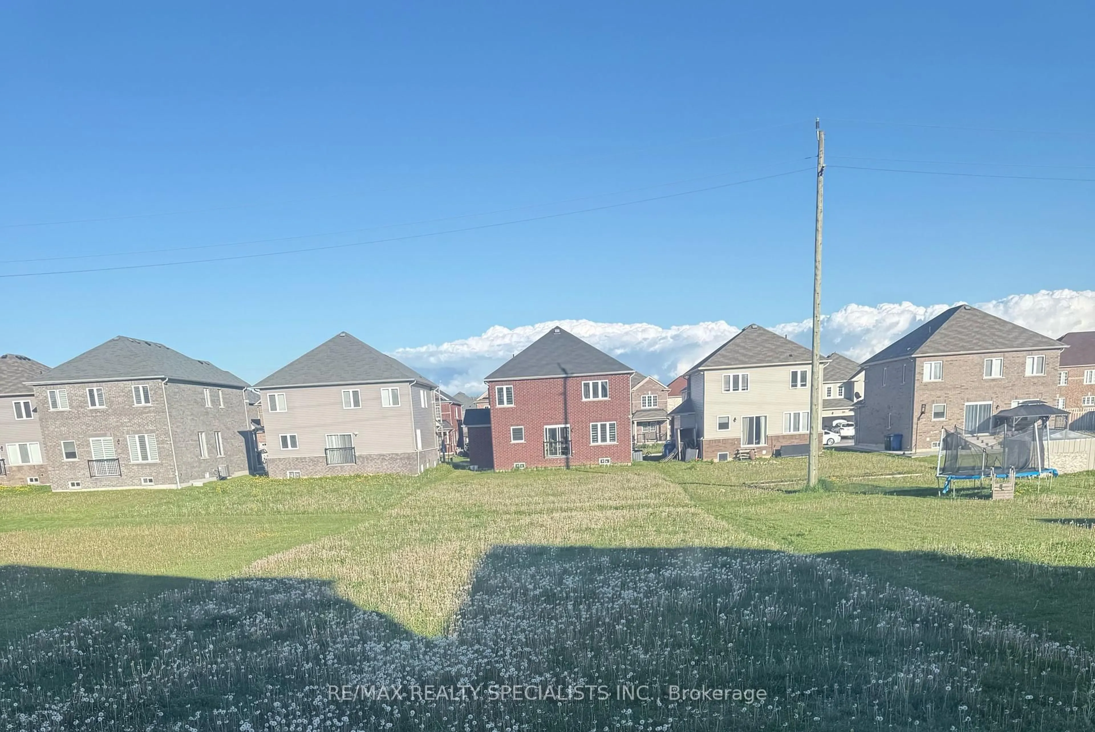 A pic from outside/outdoor area/front of a property/back of a property/a pic from drone, mountain view for 410 Hagan St, Southgate Ontario N0C 1B0