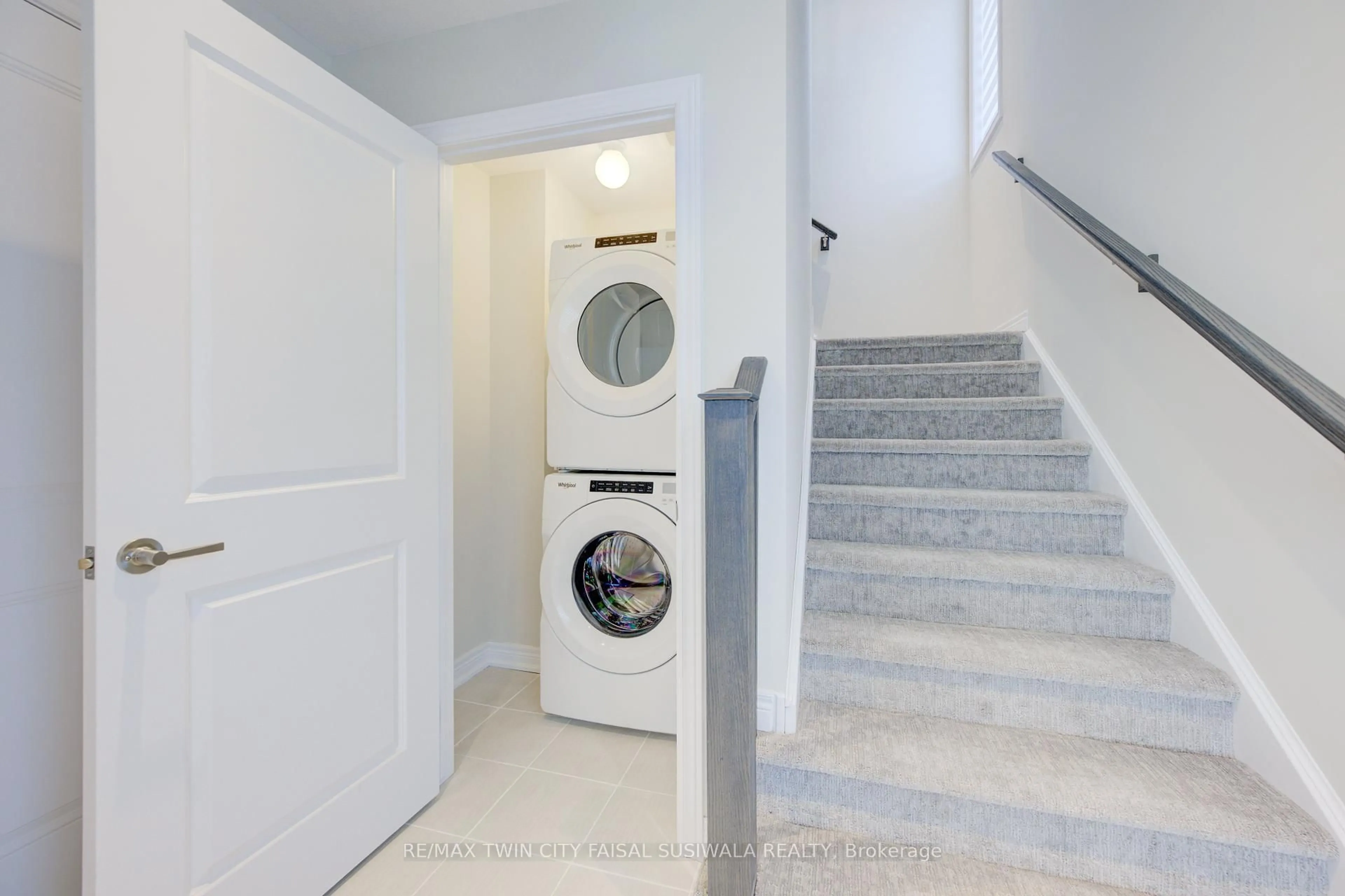 Laundry room for 10 Birmingham Dr #116, Cambridge Ontario N1R 0C6