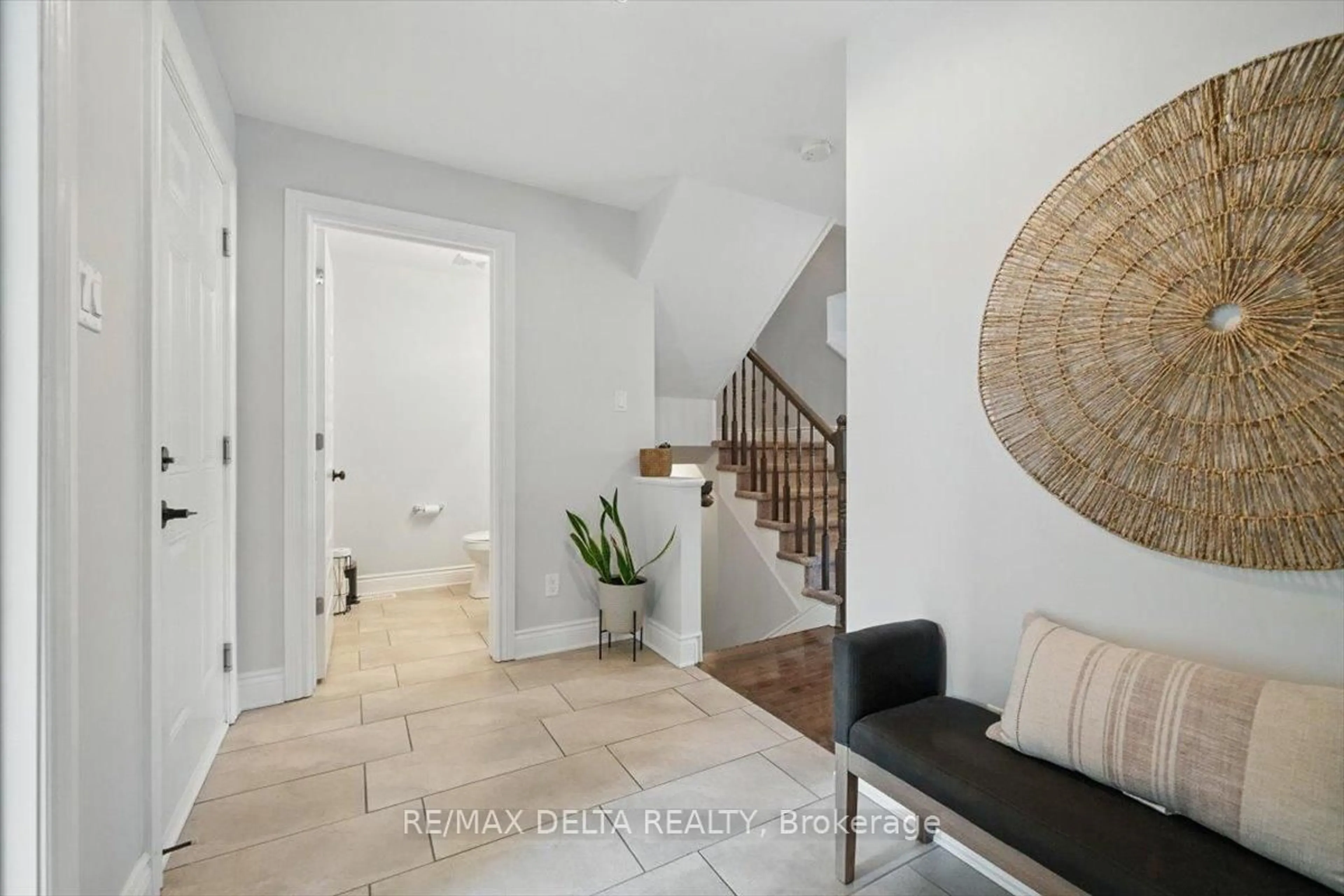 Indoor entryway for 88 Nathalie St, Clarence-Rockland Ontario K4K 1L5