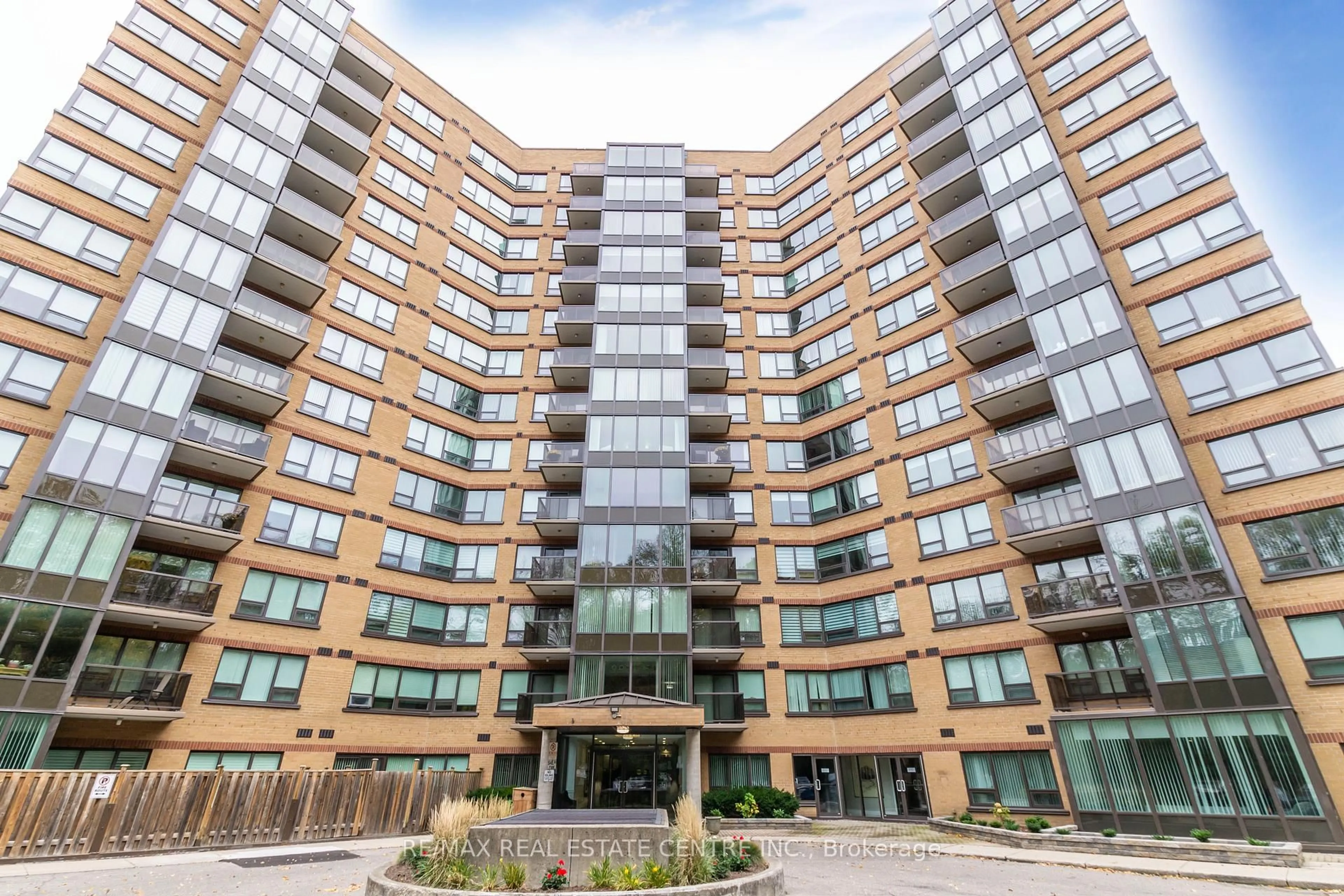 Unknown for 237 King St #307, Cambridge Ontario N3H 5L2