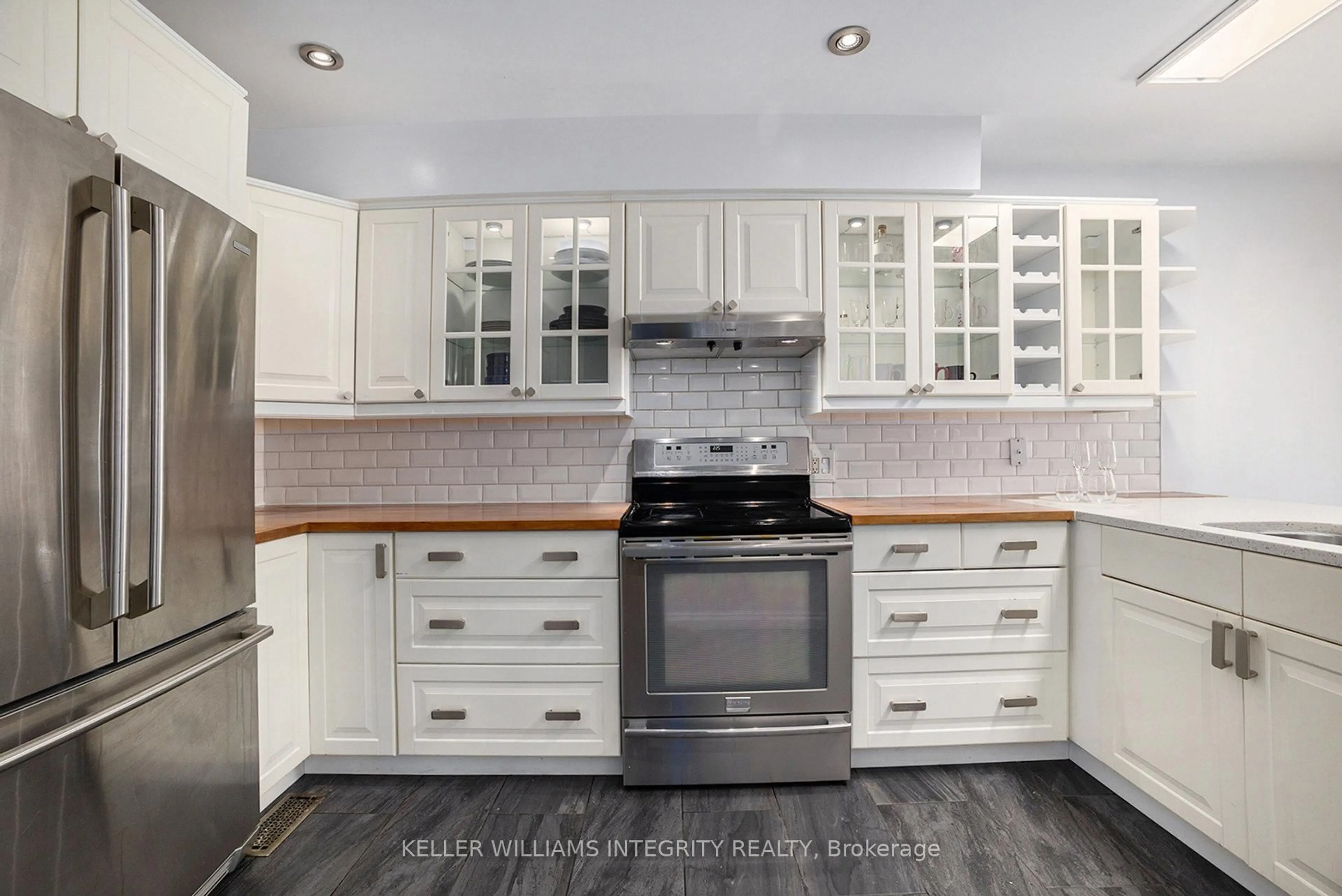 Open concept kitchen, ceramic/tile floor for 41 Milner Downs Cres, Ottawa Ontario K2M 2S3