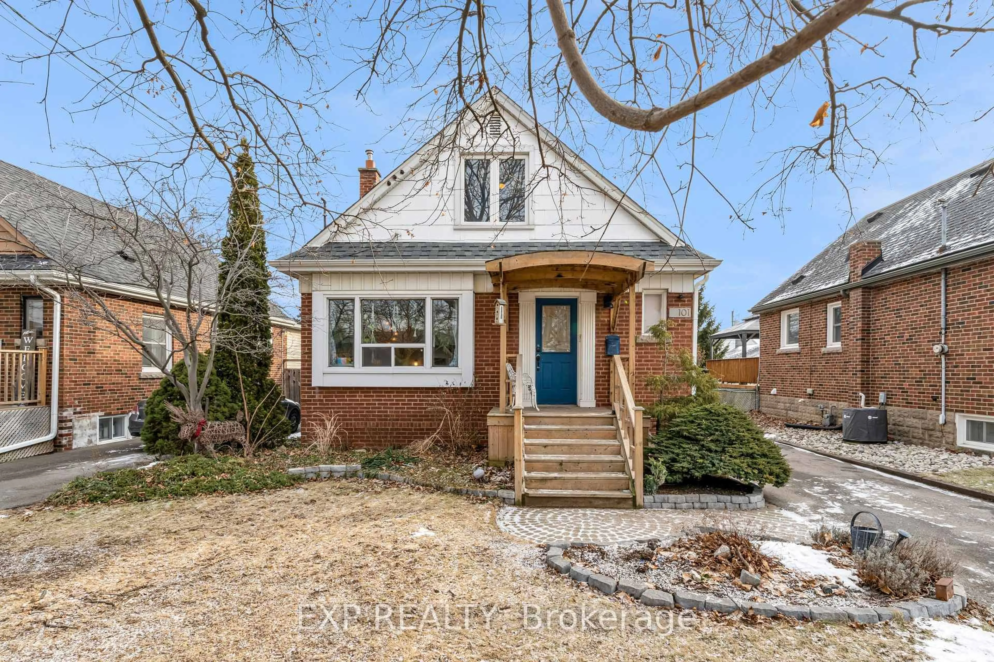 Home with brick exterior material, street for 101 Erin Ave, Hamilton Ontario L8K 4W1